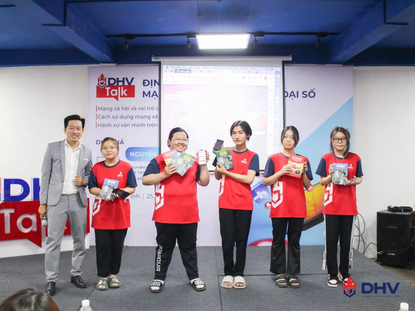 DHV - Trường Đại Học Hùng Vương TPHCM