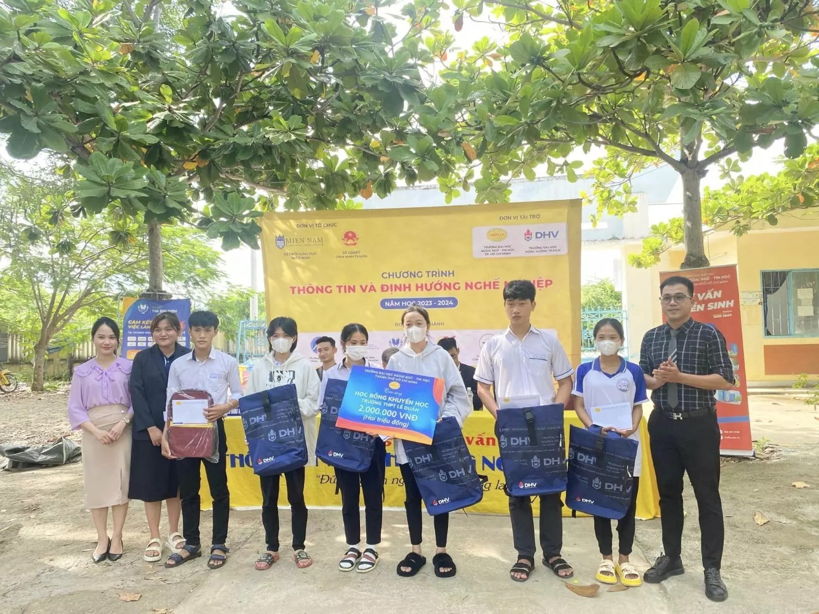 DHV - Trường Đại Học Hùng Vương TPHCM