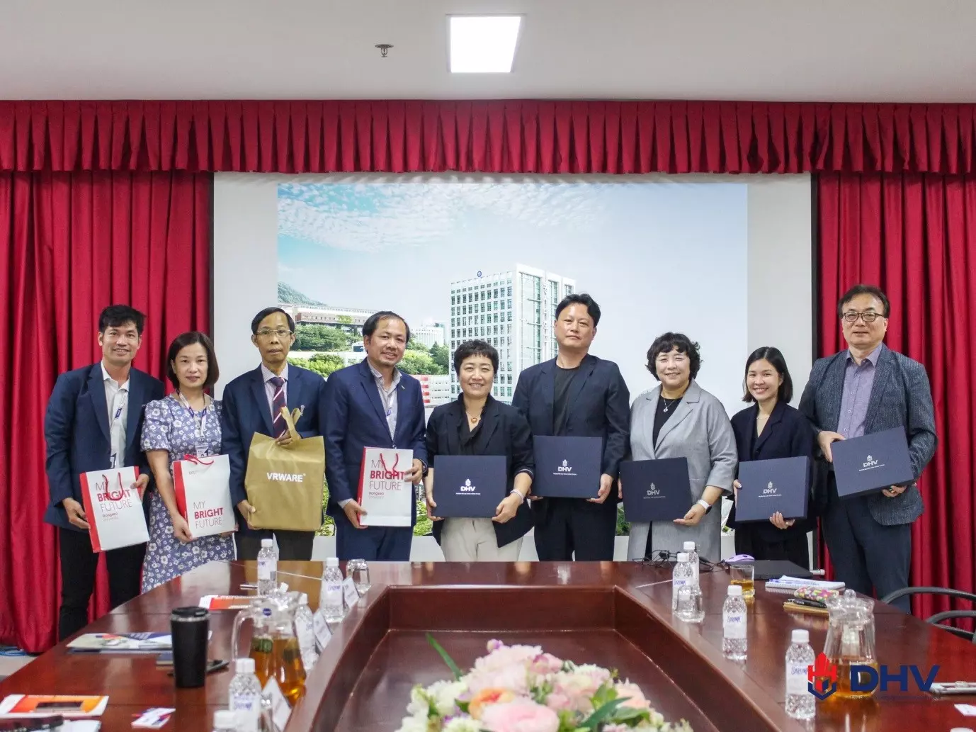 DHV - Trường Đại Học Hùng Vương TPHCM