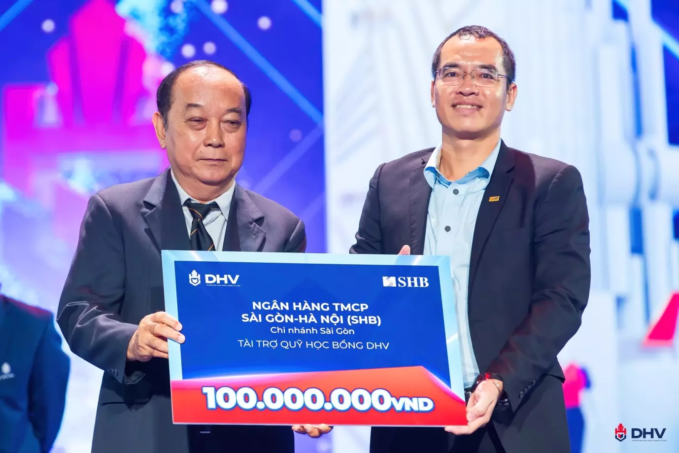 DHV - Trường Đại Học Hùng Vương TPHCM