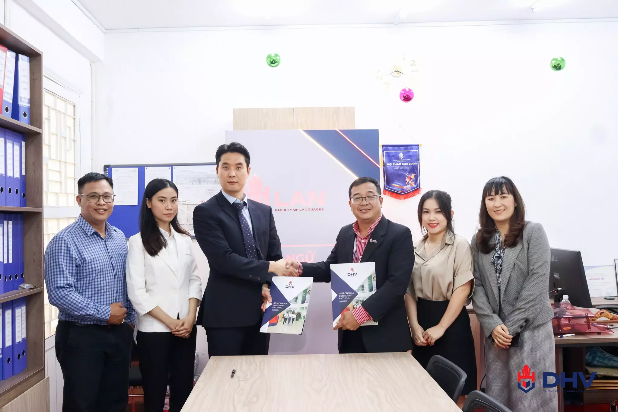DHV - Trường Đại Học Hùng Vương TPHCM