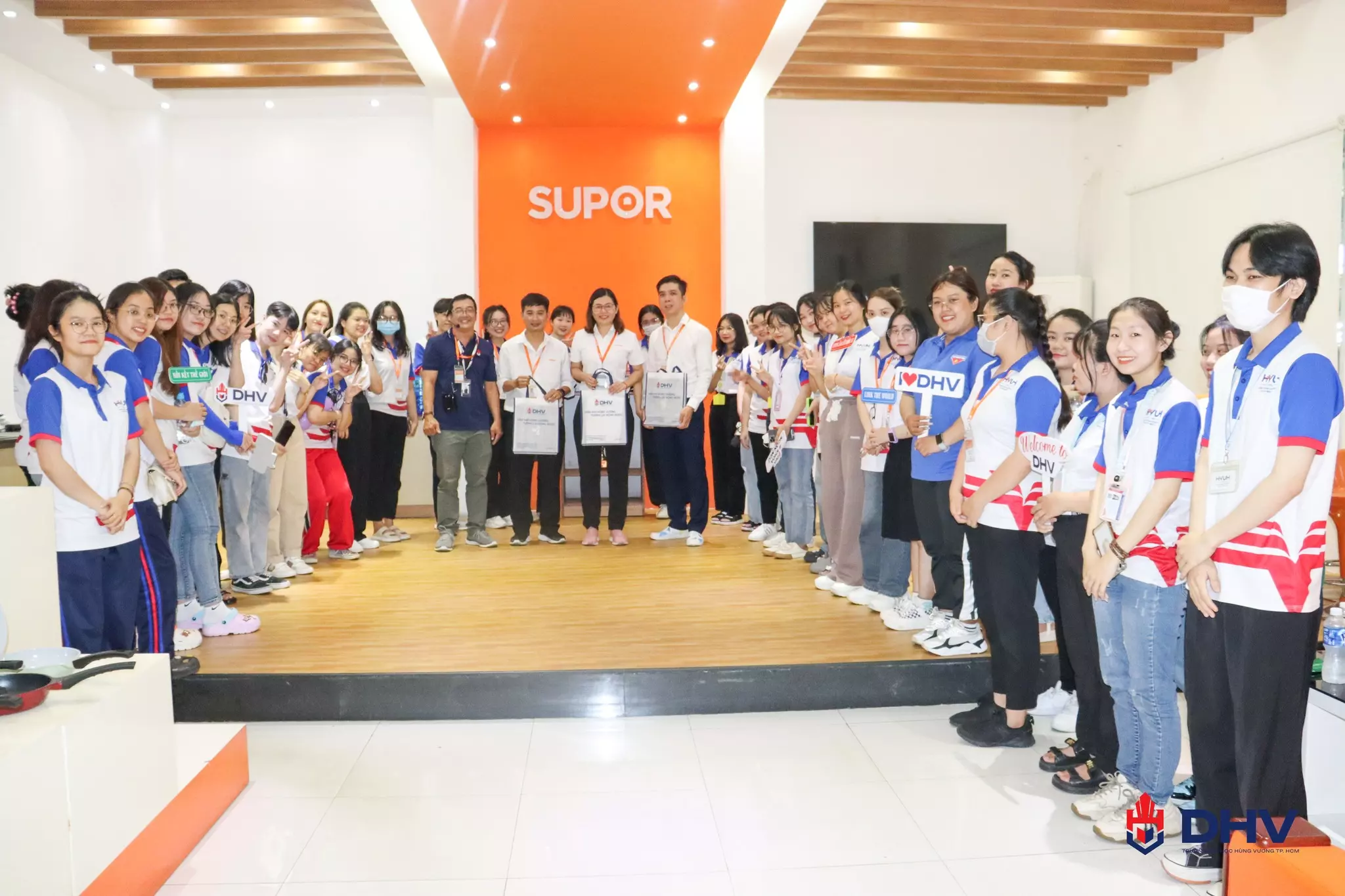 DHV - Trường Đại Học Hùng Vương TPHCM