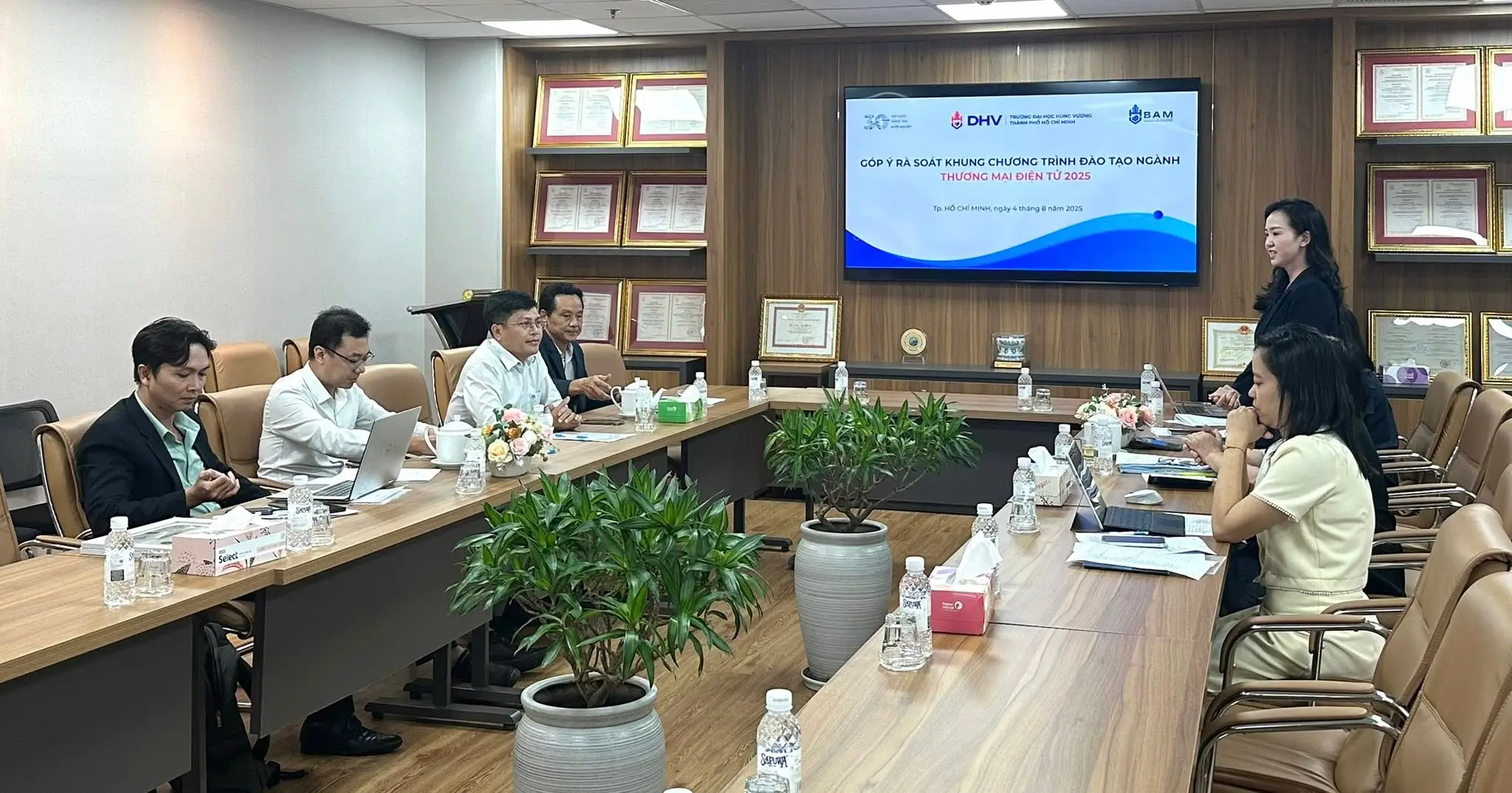 DHV - Trường Đại Học Hùng Vương TPHCM