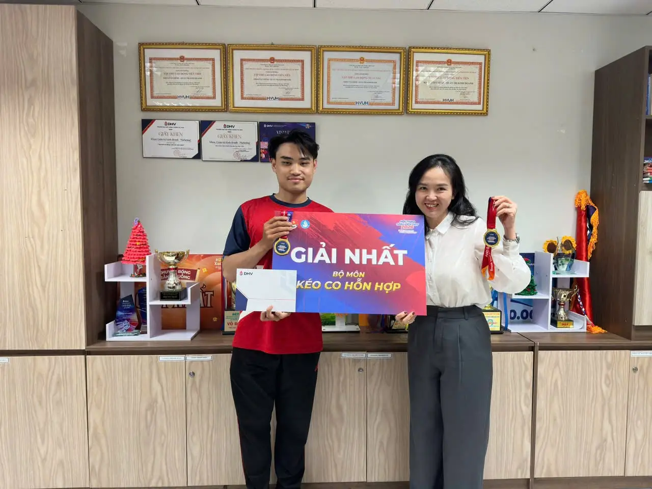 DHV - Trường Đại Học Hùng Vương TPHCM