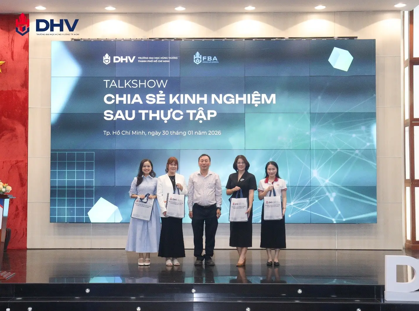 DHV - Trường Đại Học Hùng Vương TPHCM