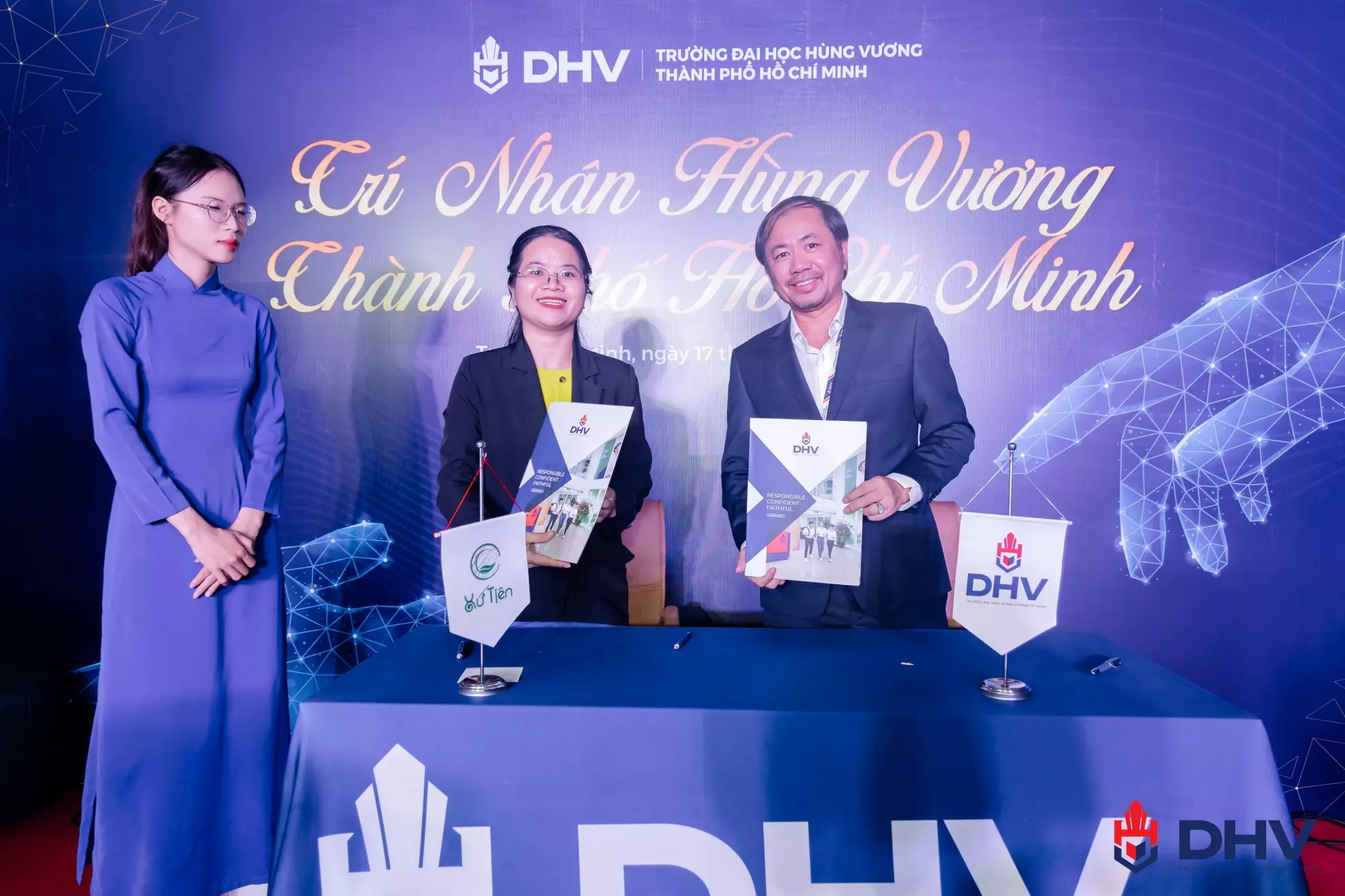 Hình ảnh lễ ký kết hợp tác giữa nhà trường và Hợp tác xã Nông nghiệp kỹ nghệ Quảng Nam