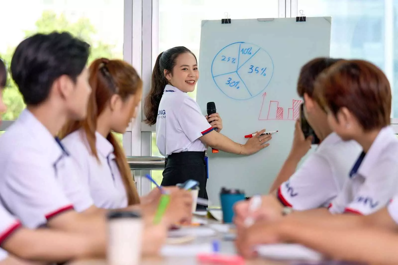 buổi họp sinh viên trường đại học hùng vương - dhv