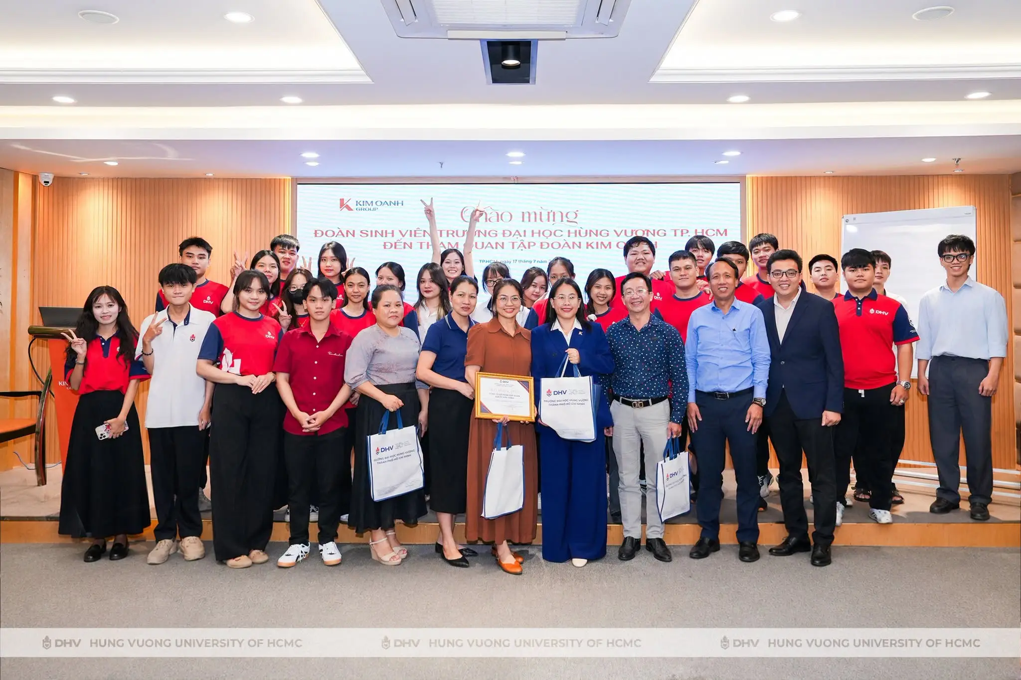 DHV - Trường Đại Học Hùng Vương TPHCM