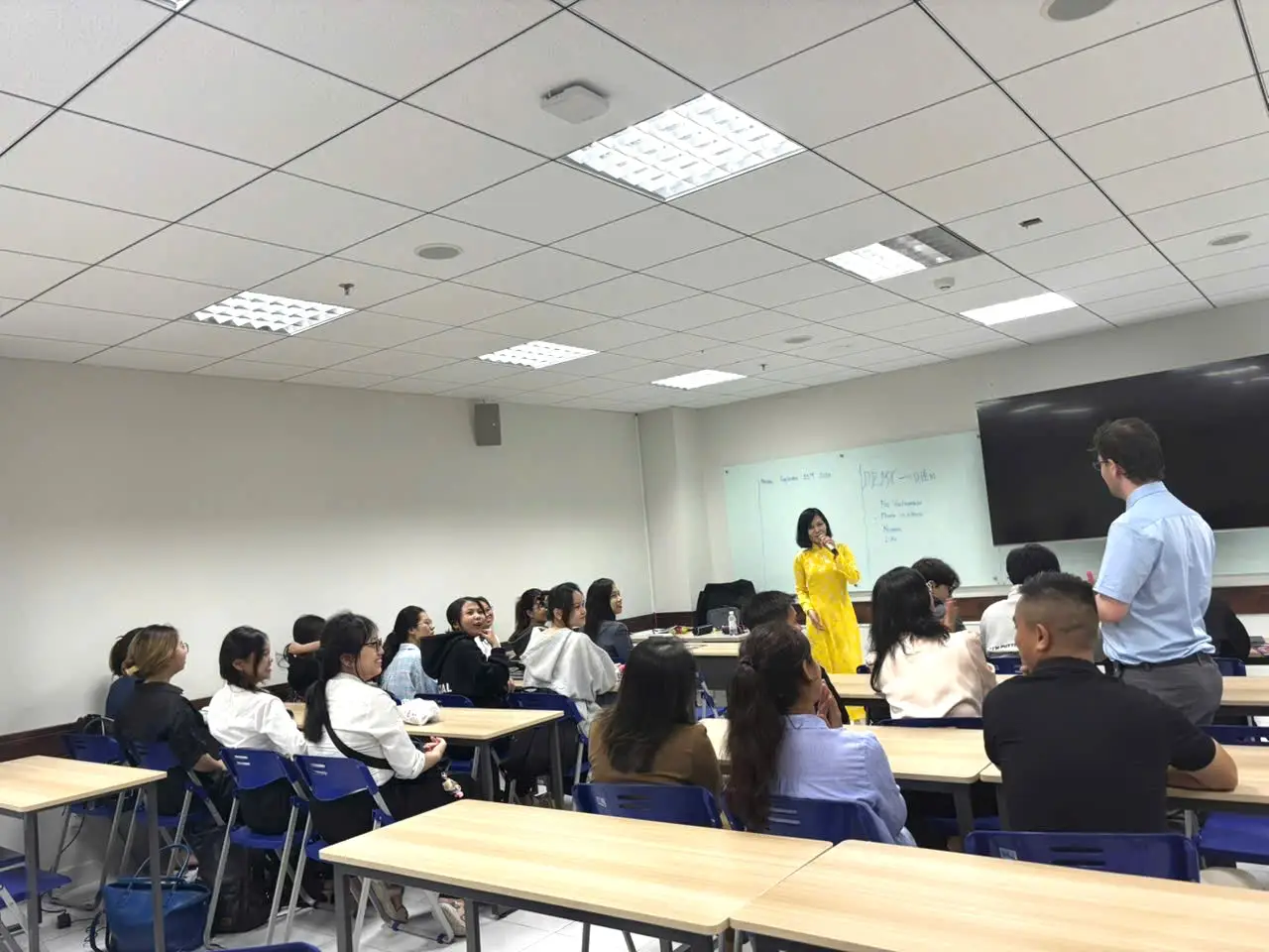 DHV - Trường Đại Học Hùng Vương TPHCM