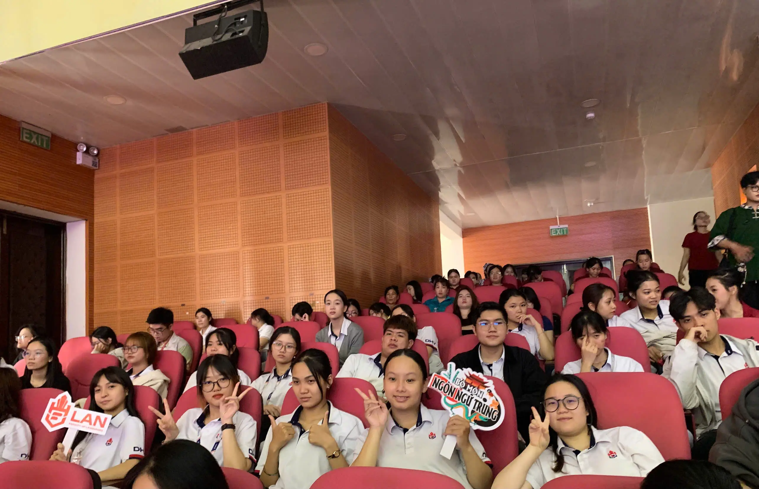 DHV - Trường Đại Học Hùng Vương TPHCM
