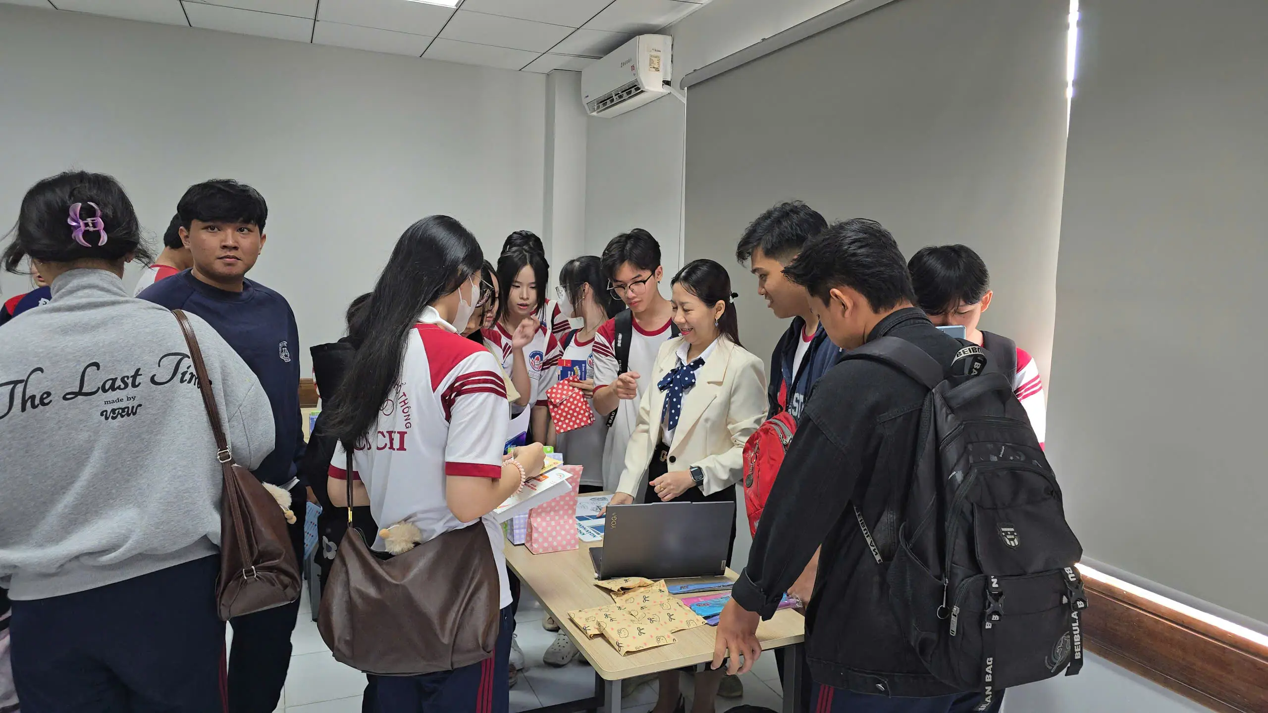 DHV - Trường Đại Học Hùng Vương TPHCM