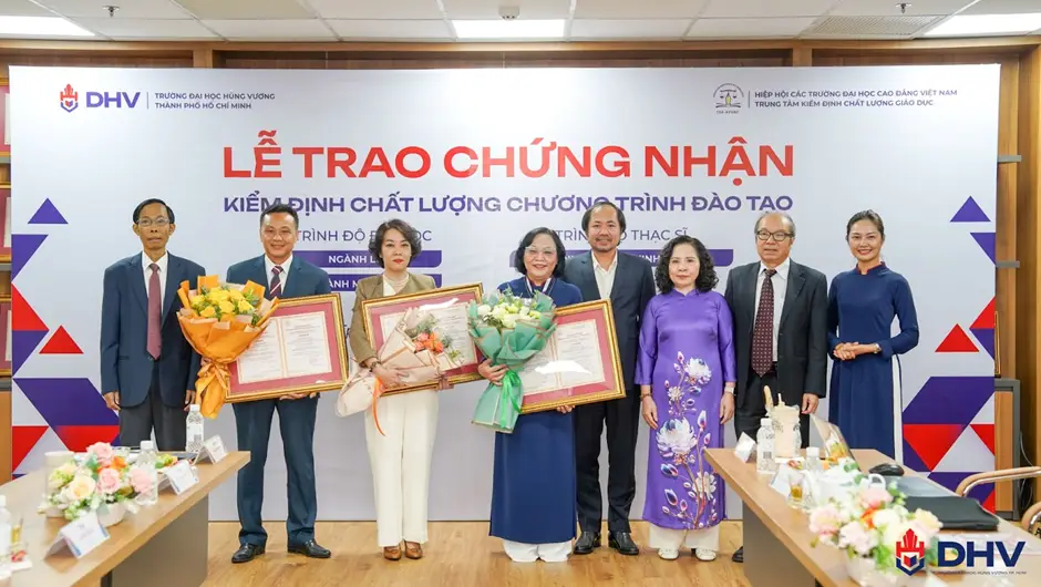 Trường Đại học Hùng Vương TP.HCM (DHV) nhận Giấy chứng nhận 03 chương trình đào tạo: ngành Luật, ngành Marketing trình độ đại học và ngành Quản trị Kinh doanh trình độ Thạc sĩ.