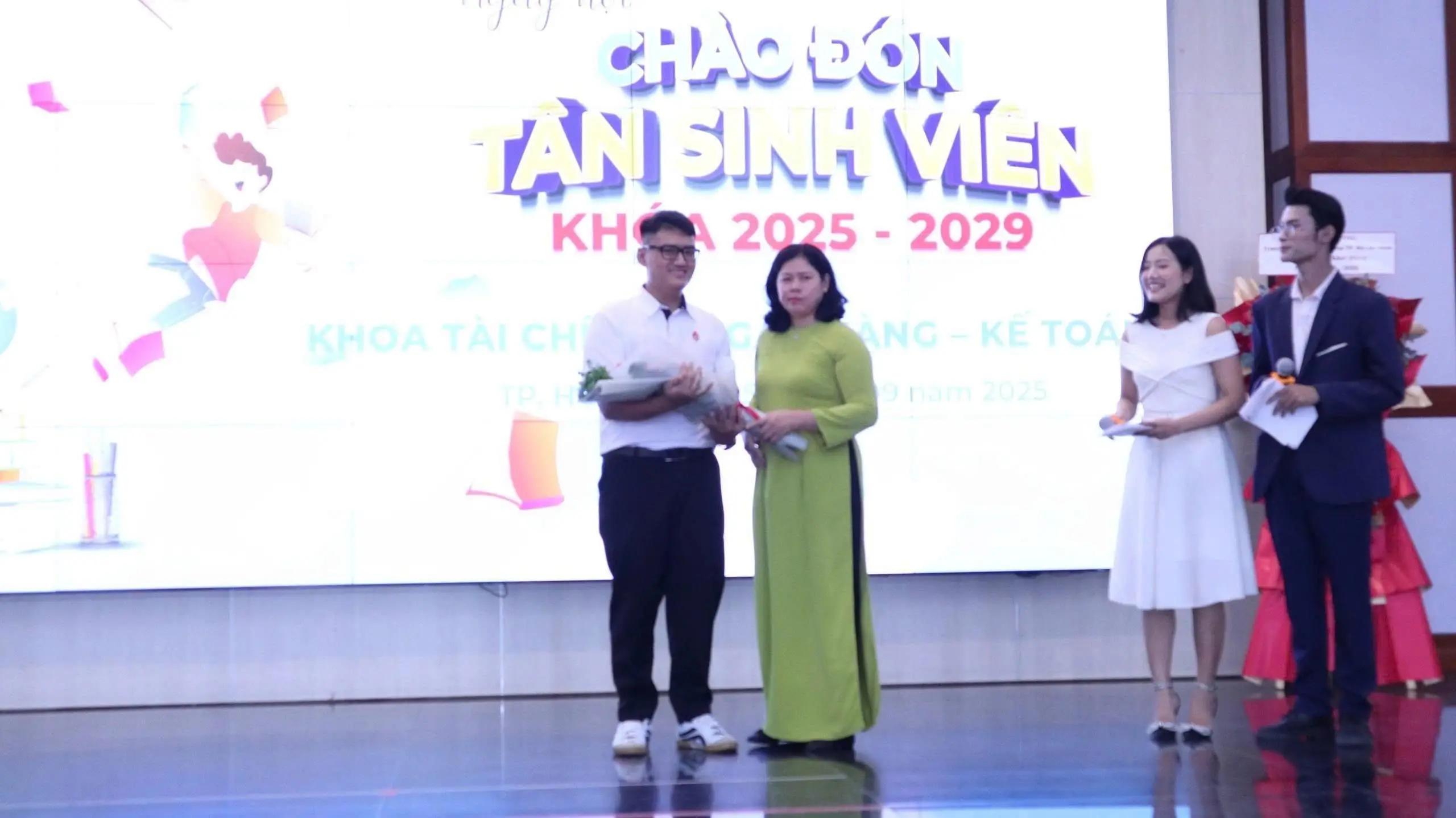 DHV - Trường Đại Học Hùng Vương TPHCM