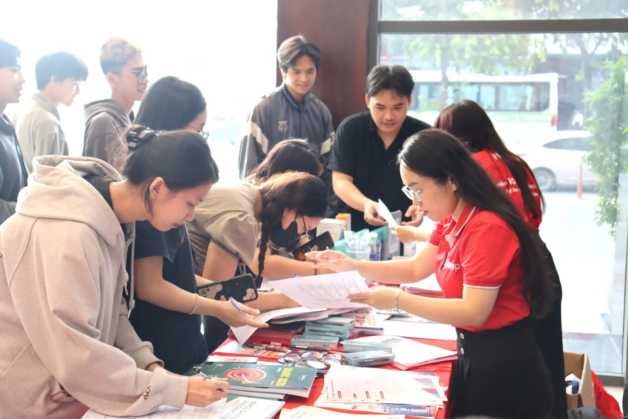 DHV - Trường Đại Học Hùng Vương TPHCM