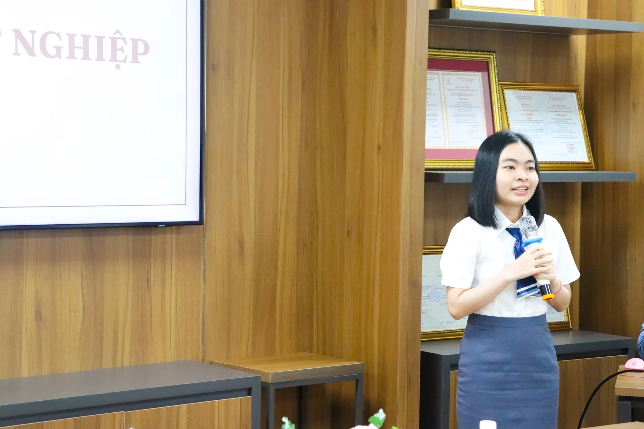DHV - Trường Đại Học Hùng Vương TPHCM
