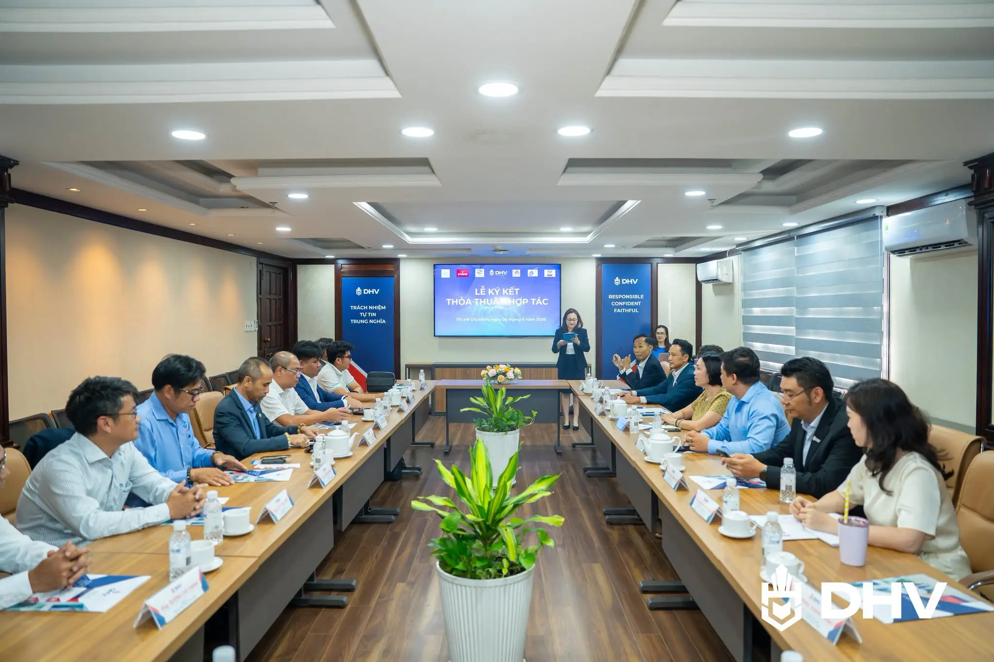 DHV - Trường Đại Học Hùng Vương TPHCM