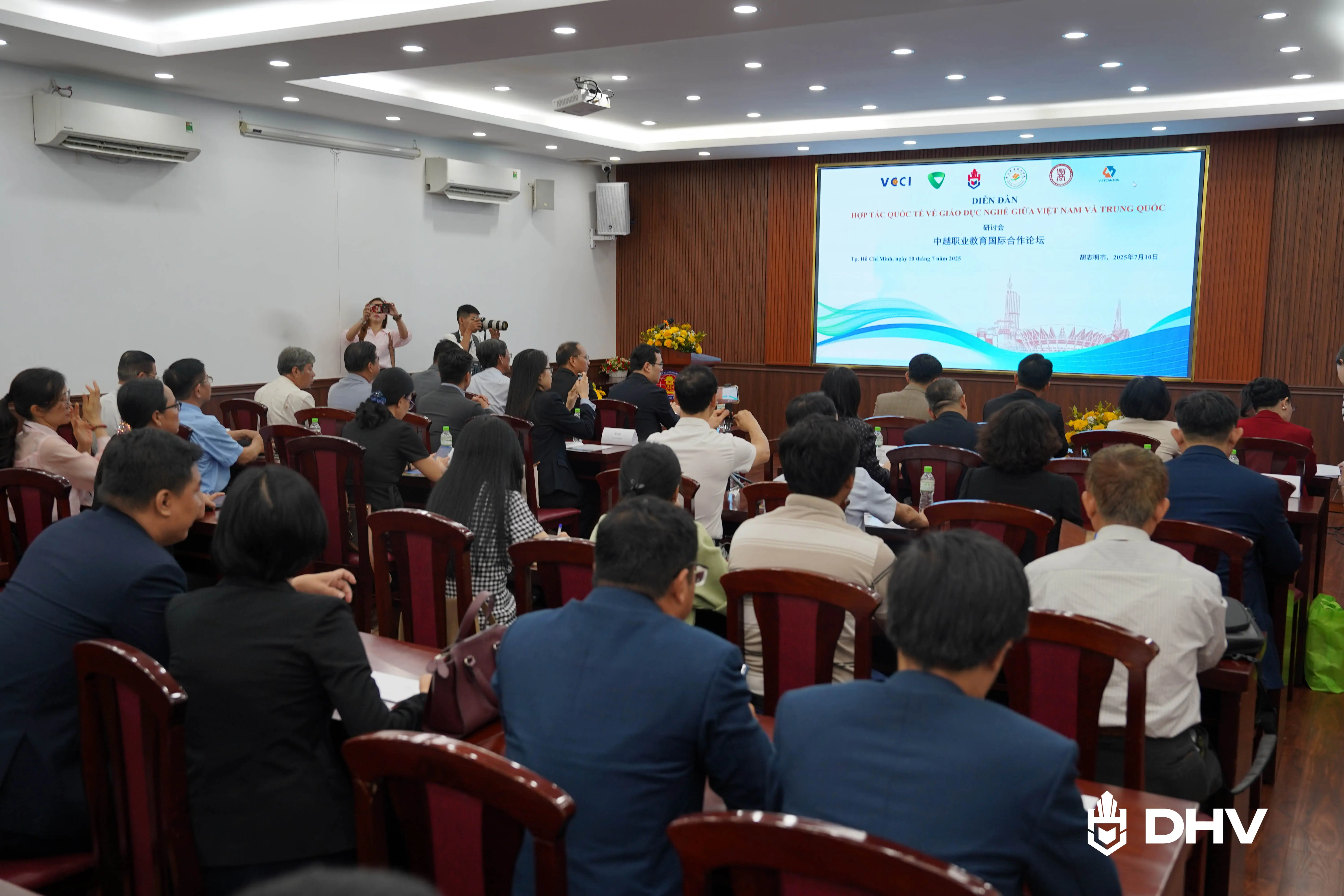 DHV - Trường Đại Học Hùng Vương TPHCM