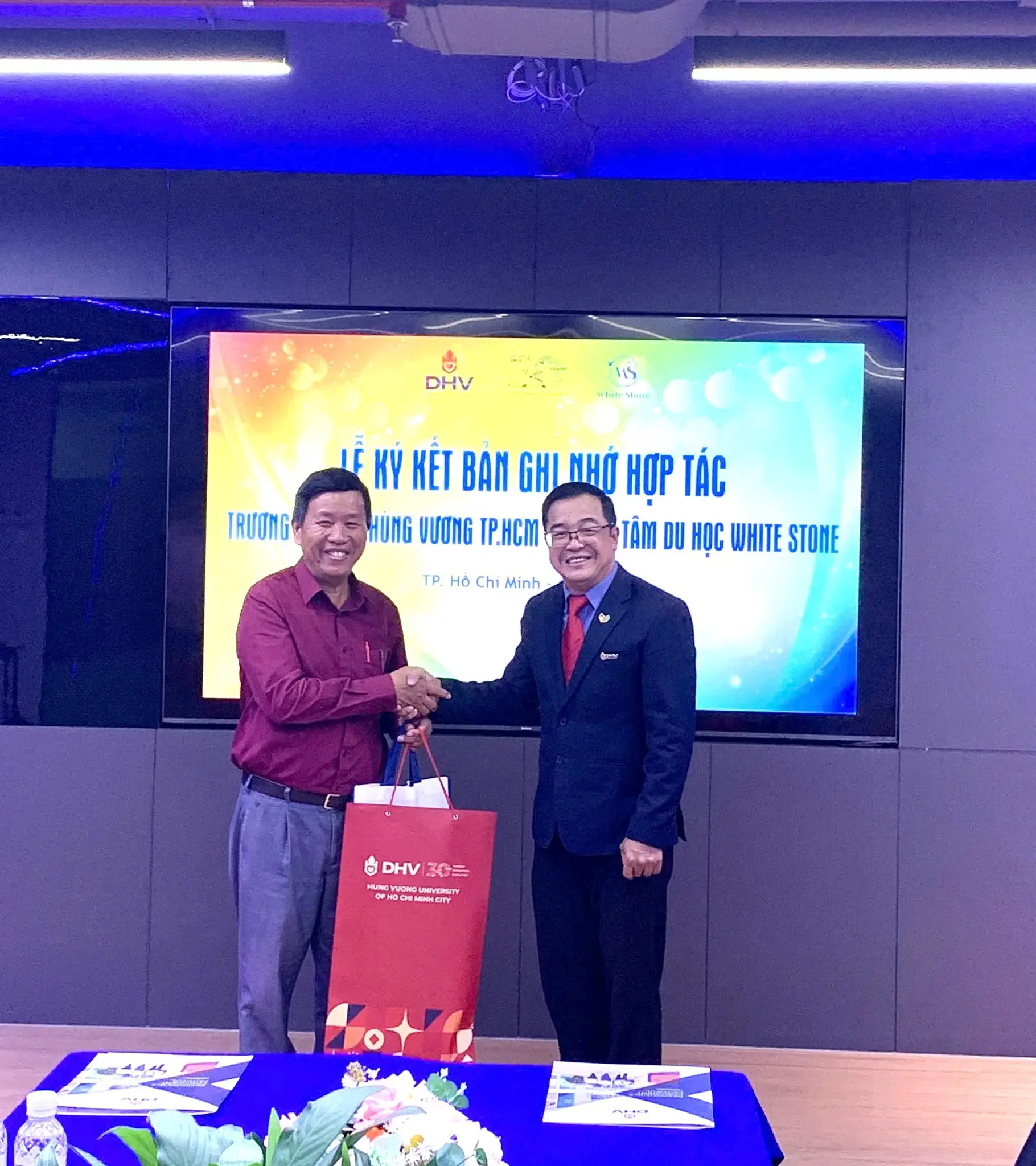 DHV - Trường Đại Học Hùng Vương TPHCM