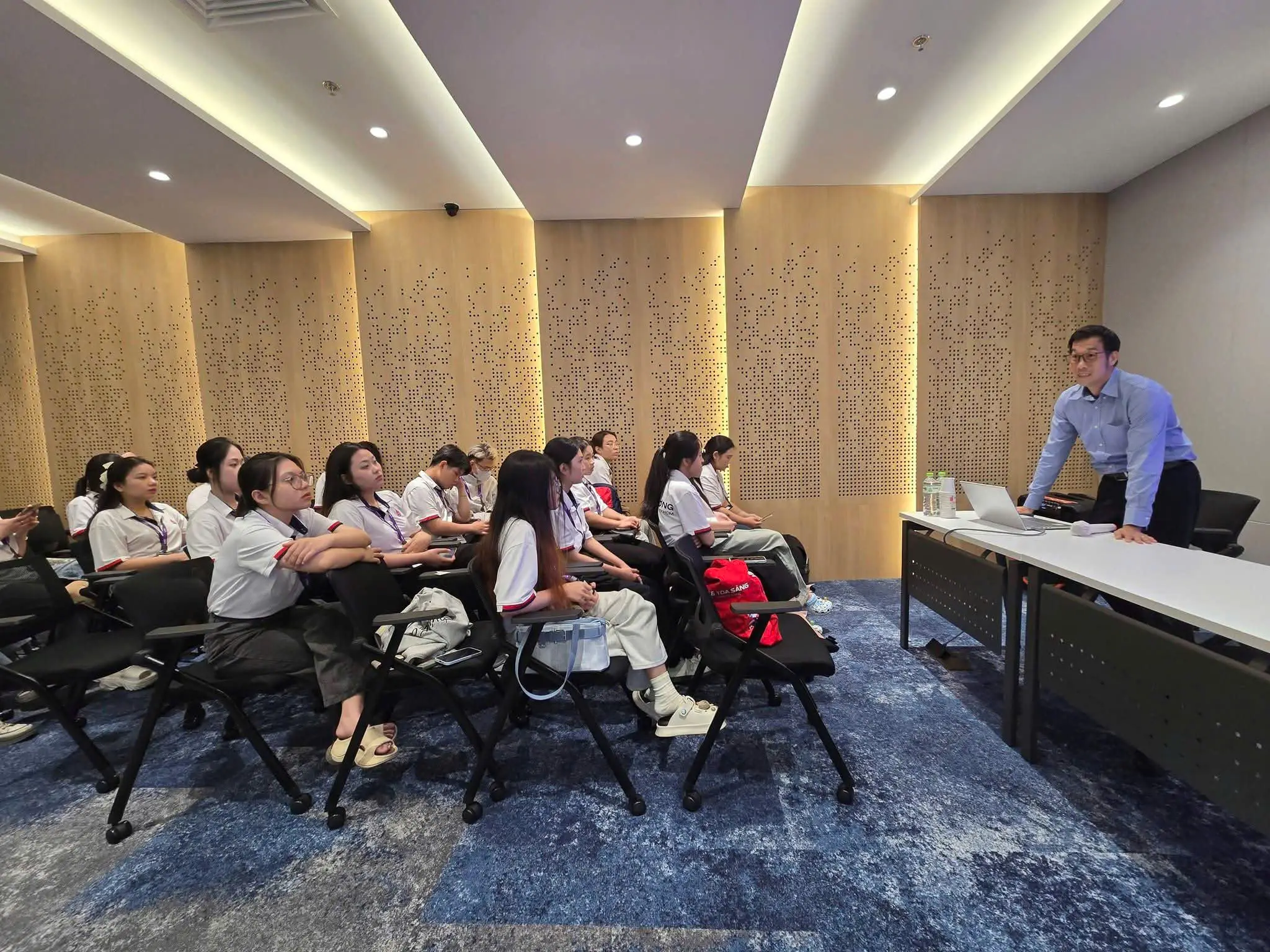 DHV - Trường Đại Học Hùng Vương TPHCM