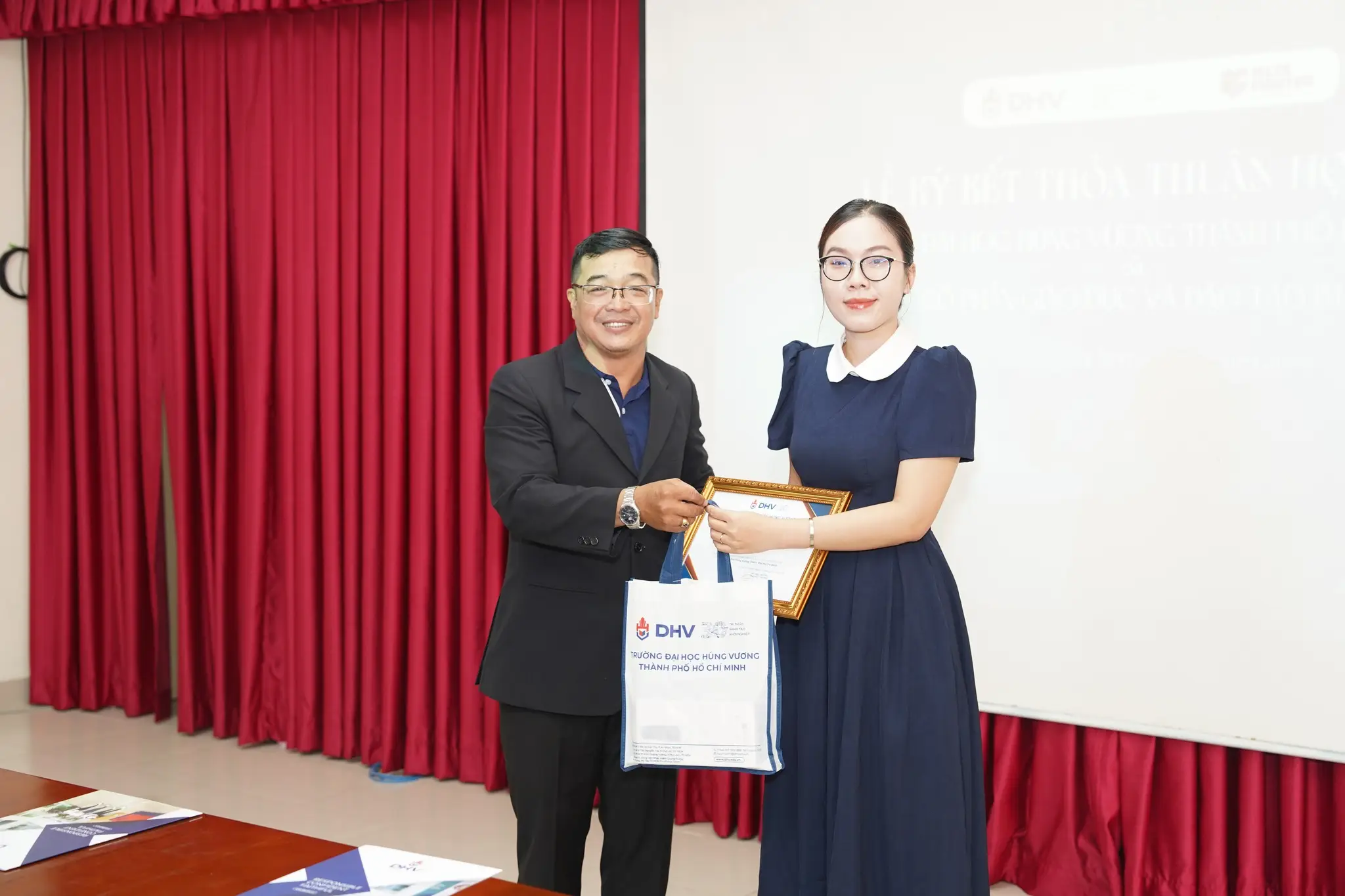DHV - Trường Đại Học Hùng Vương TPHCM