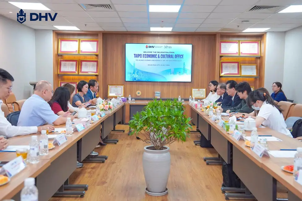 DHV - Trường Đại Học Hùng Vương TPHCM