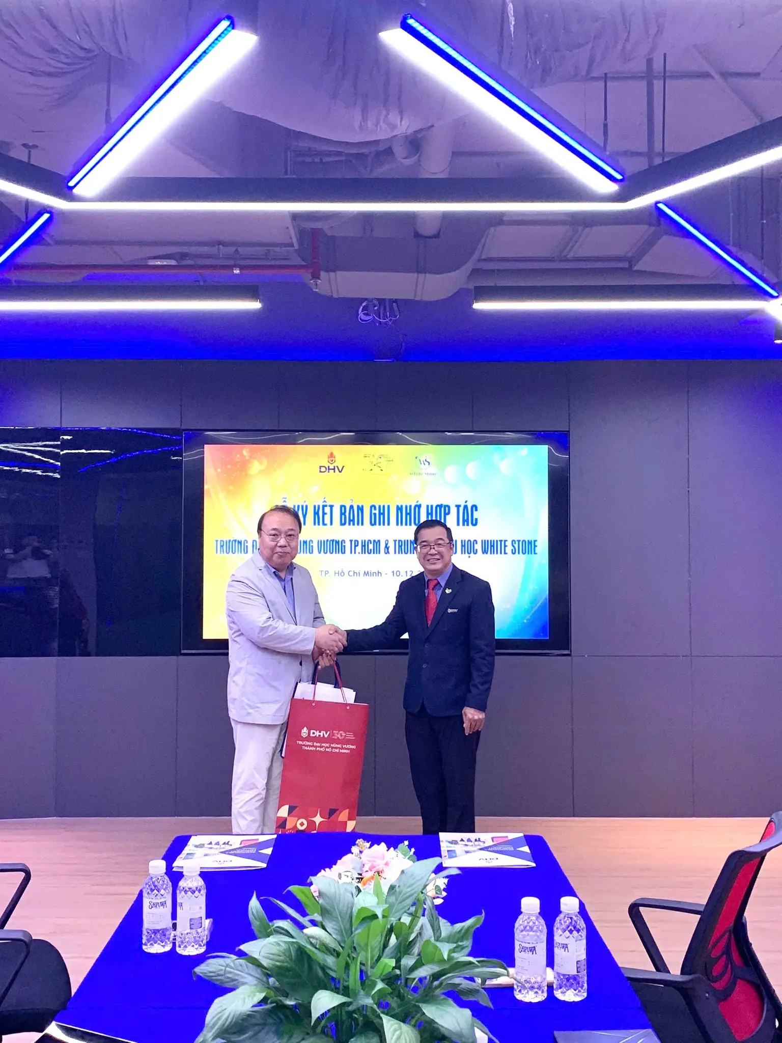 DHV - Trường Đại Học Hùng Vương TPHCM