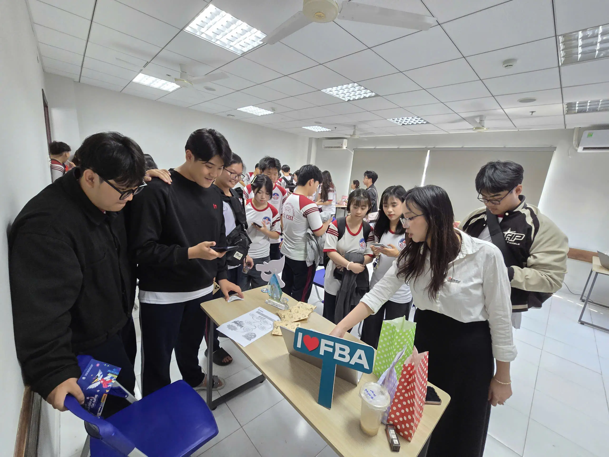 DHV - Trường Đại Học Hùng Vương TPHCM