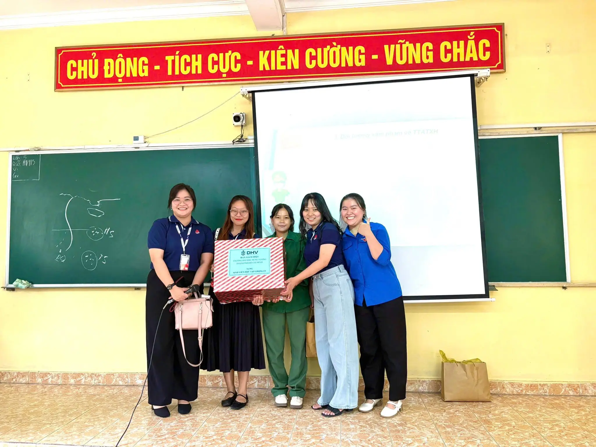 DHV - Trường Đại Học Hùng Vương TPHCM