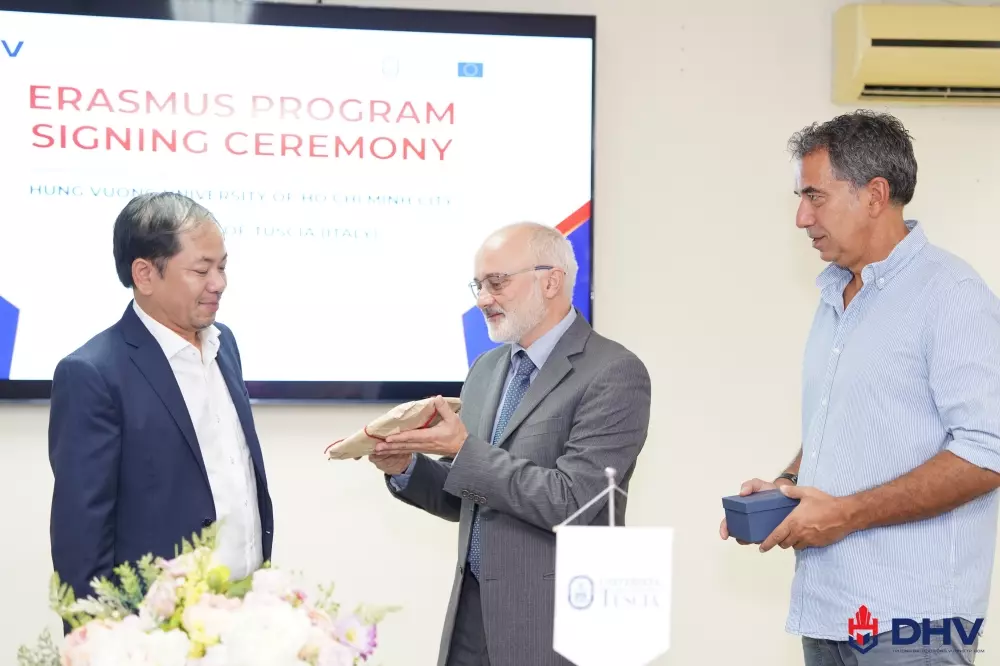 DHV - Trường Đại Học Hùng Vương TPHCM