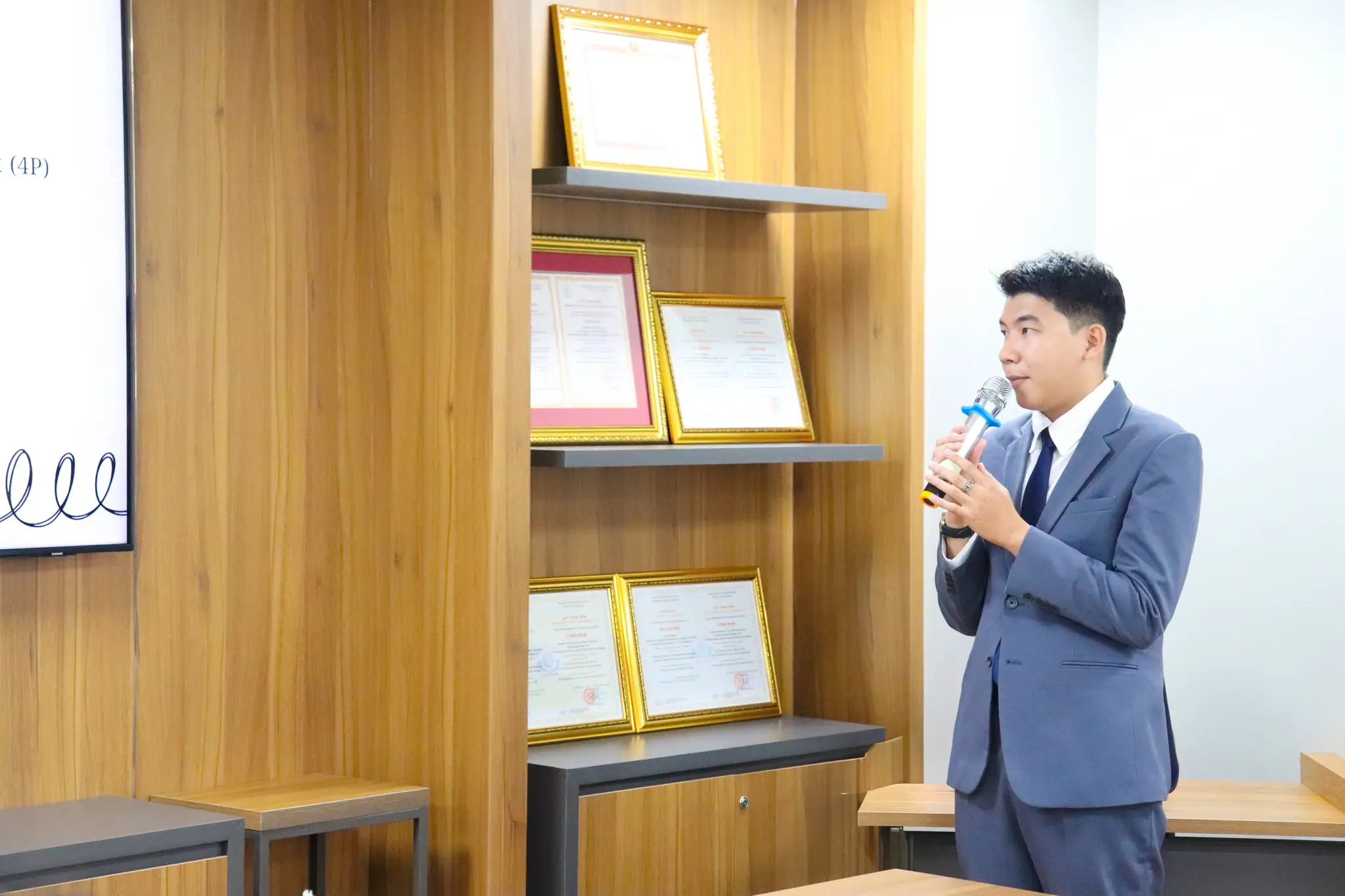 DHV - Trường Đại Học Hùng Vương TPHCM