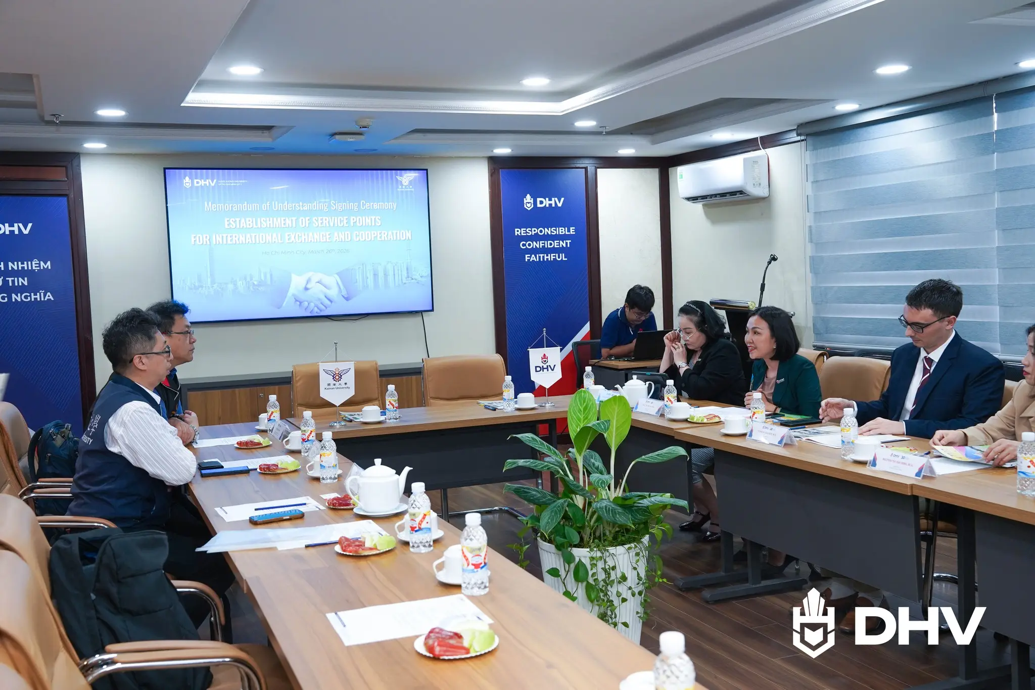 DHV - Trường Đại Học Hùng Vương TPHCM