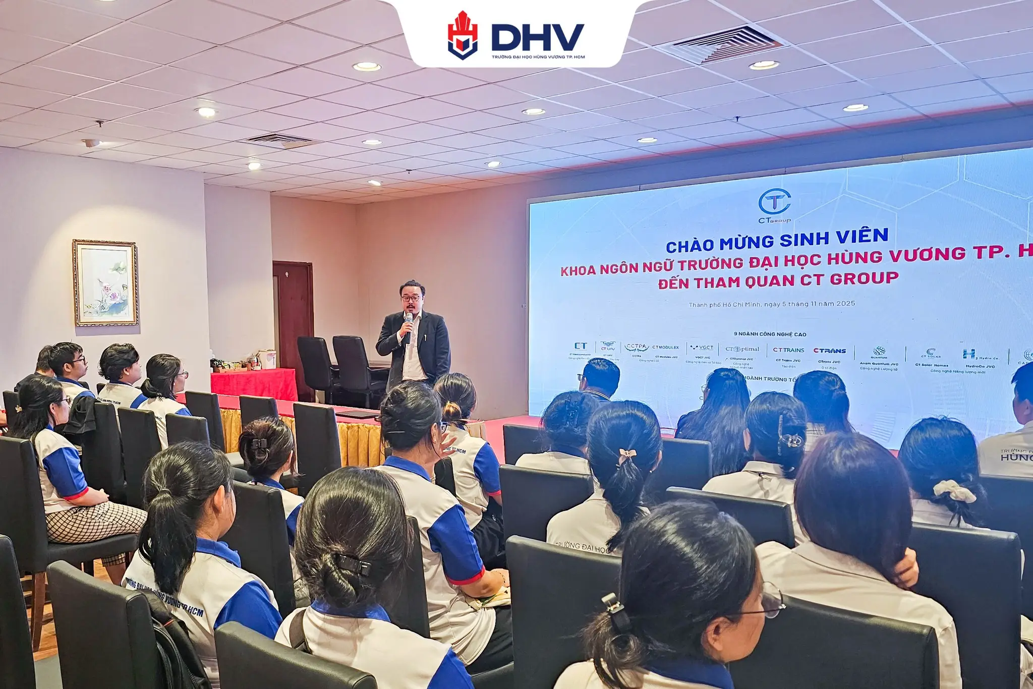 DHV - Trường Đại Học Hùng Vương TPHCM