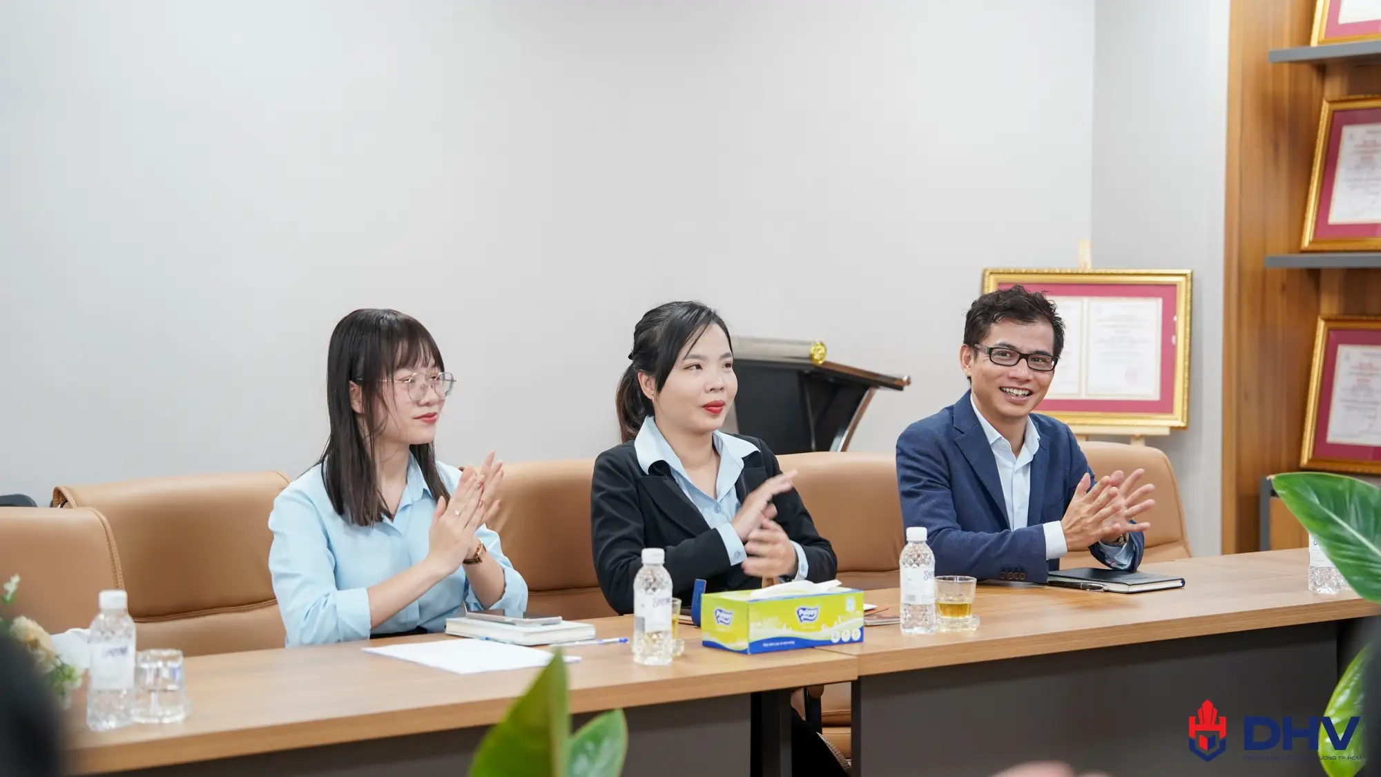 Đại diện phía Công ty Cổ phần Giáo dục Tâm Việt