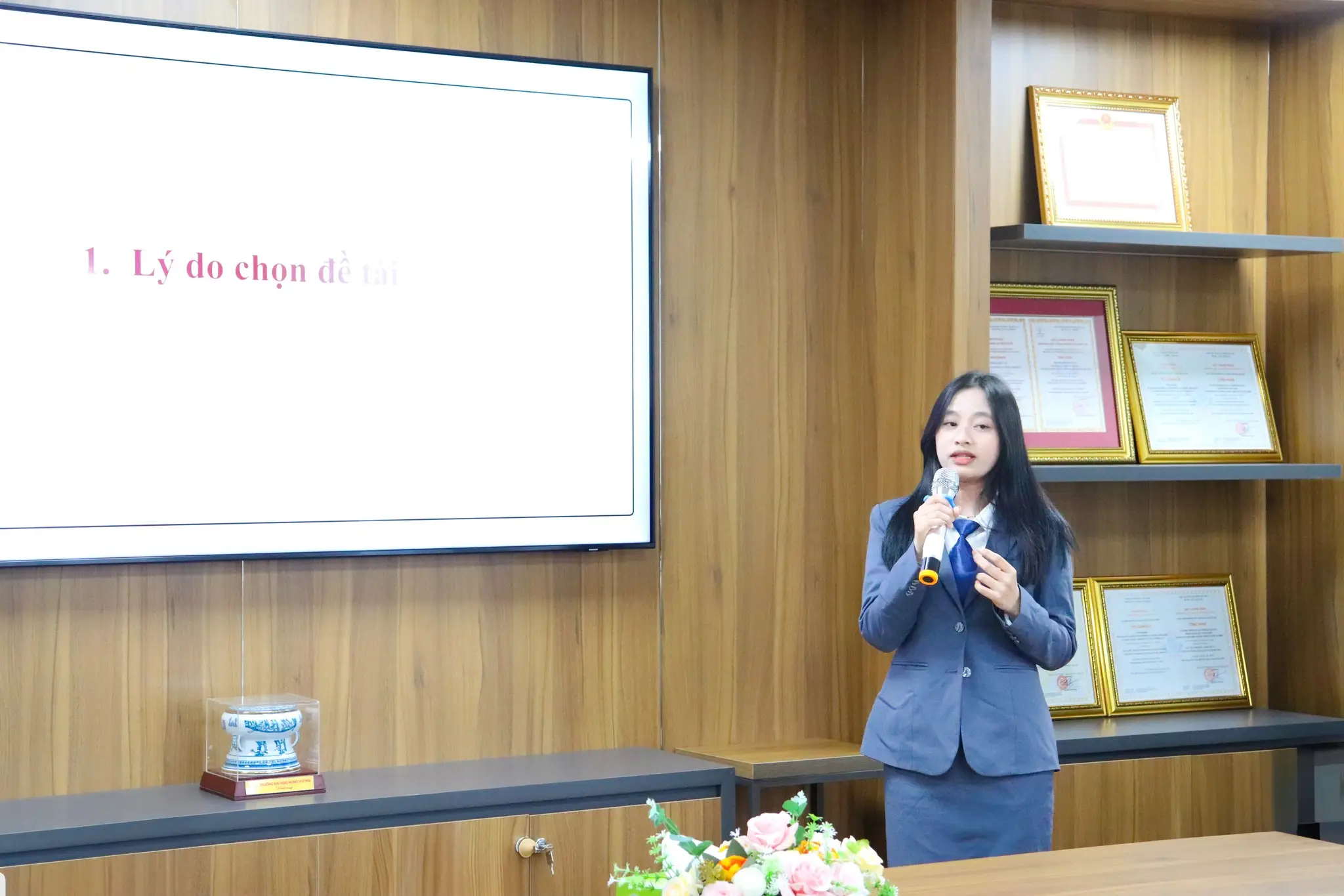 DHV - Trường Đại Học Hùng Vương TPHCM