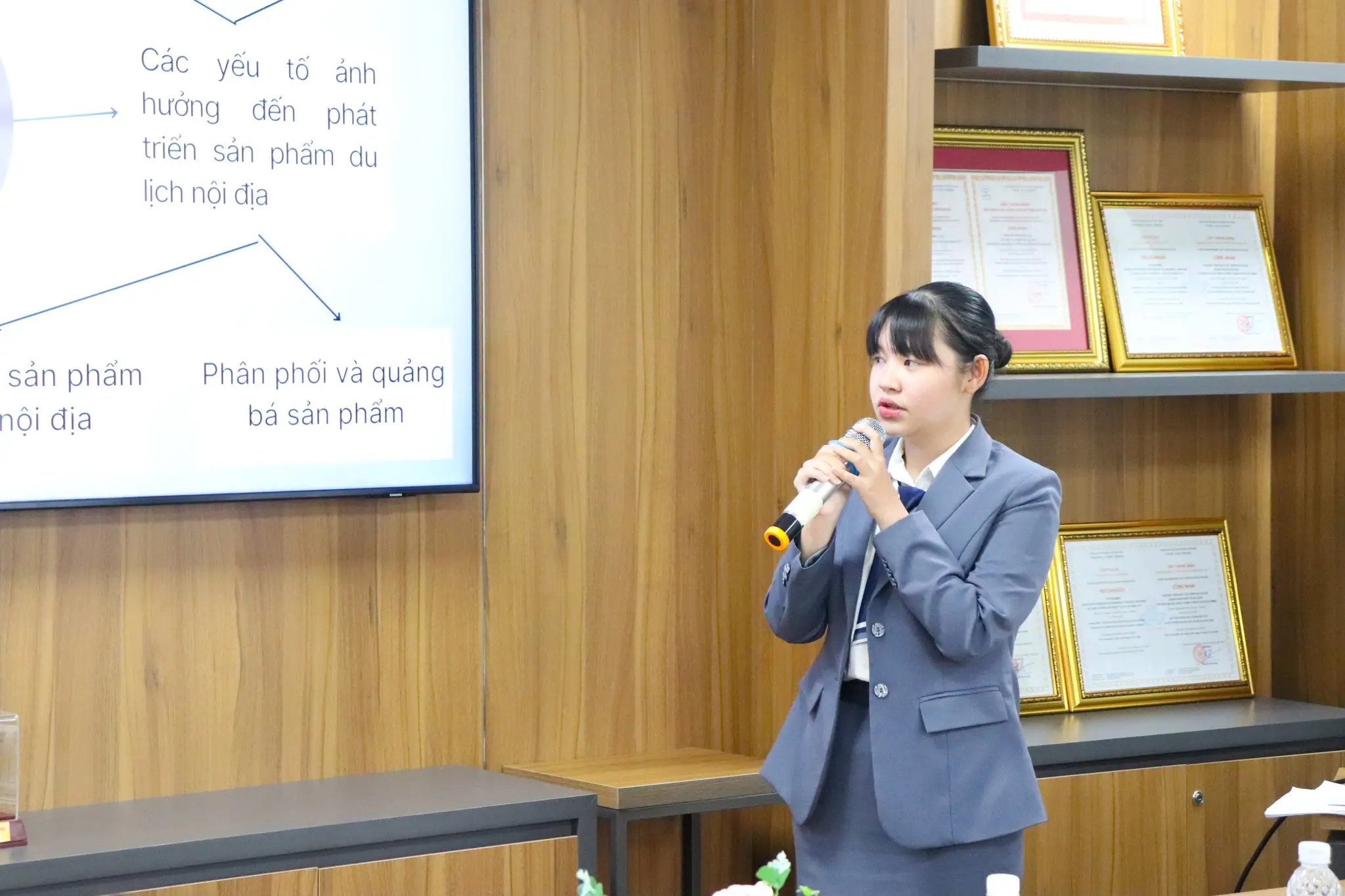 DHV - Trường Đại Học Hùng Vương TPHCM