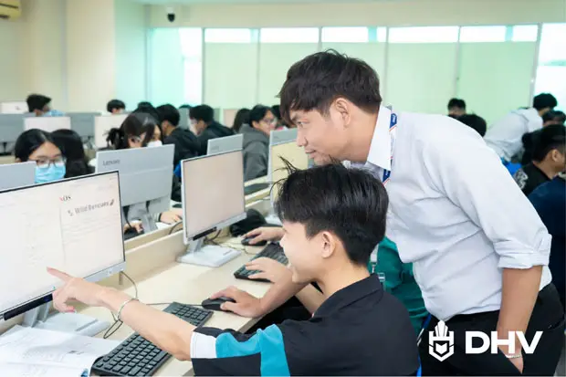 Chương trình đào tạo với 70% thời lượng thực hành, sinh viên được trải nghiệm thực tế ngay từ năm nhất- Ảnh: DHV