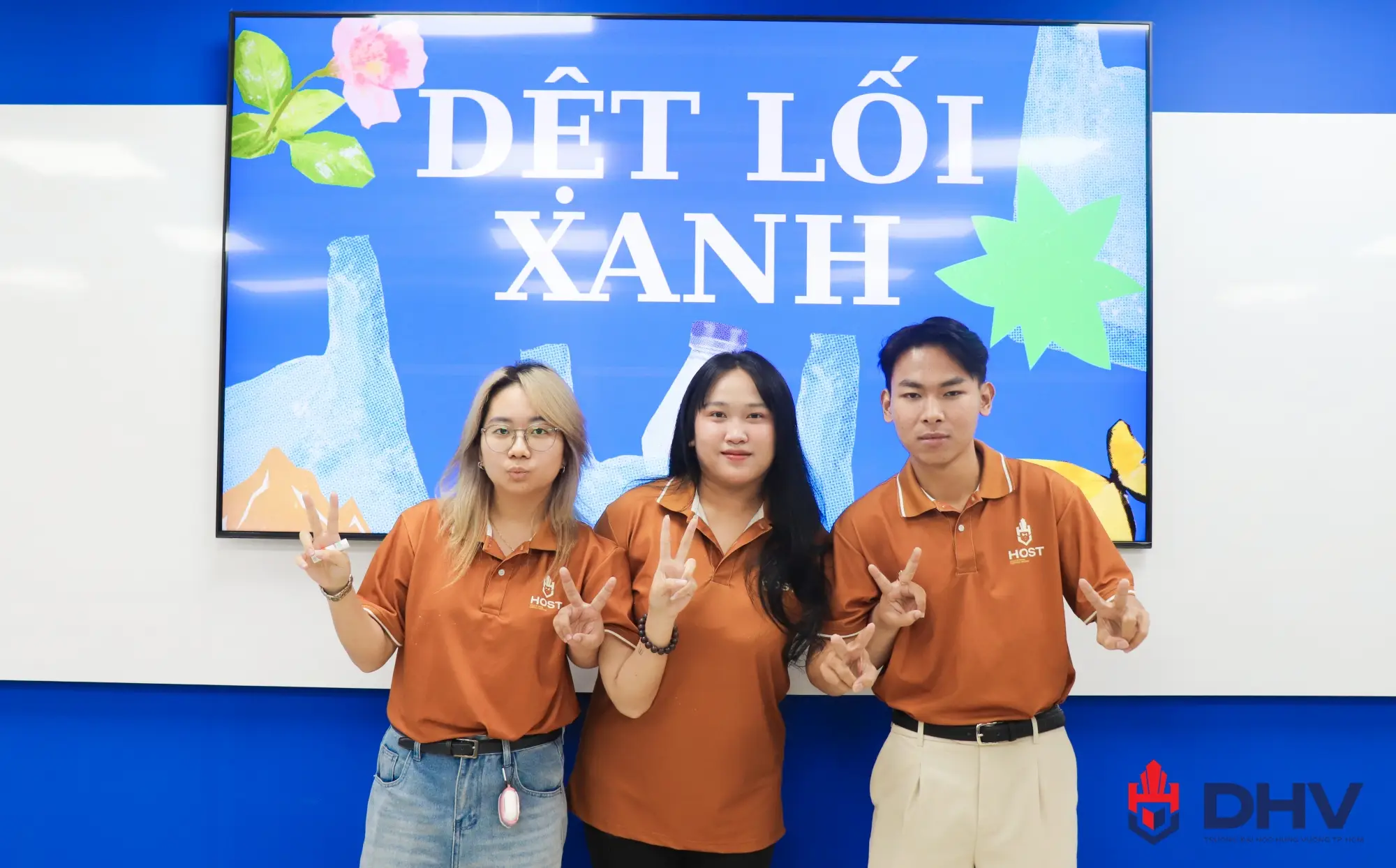 Sinh viên Khoa Du lịch - Nhà hàng - Khách sạn cùng các ý tưởng khởi nghiệp tham gia dự thi