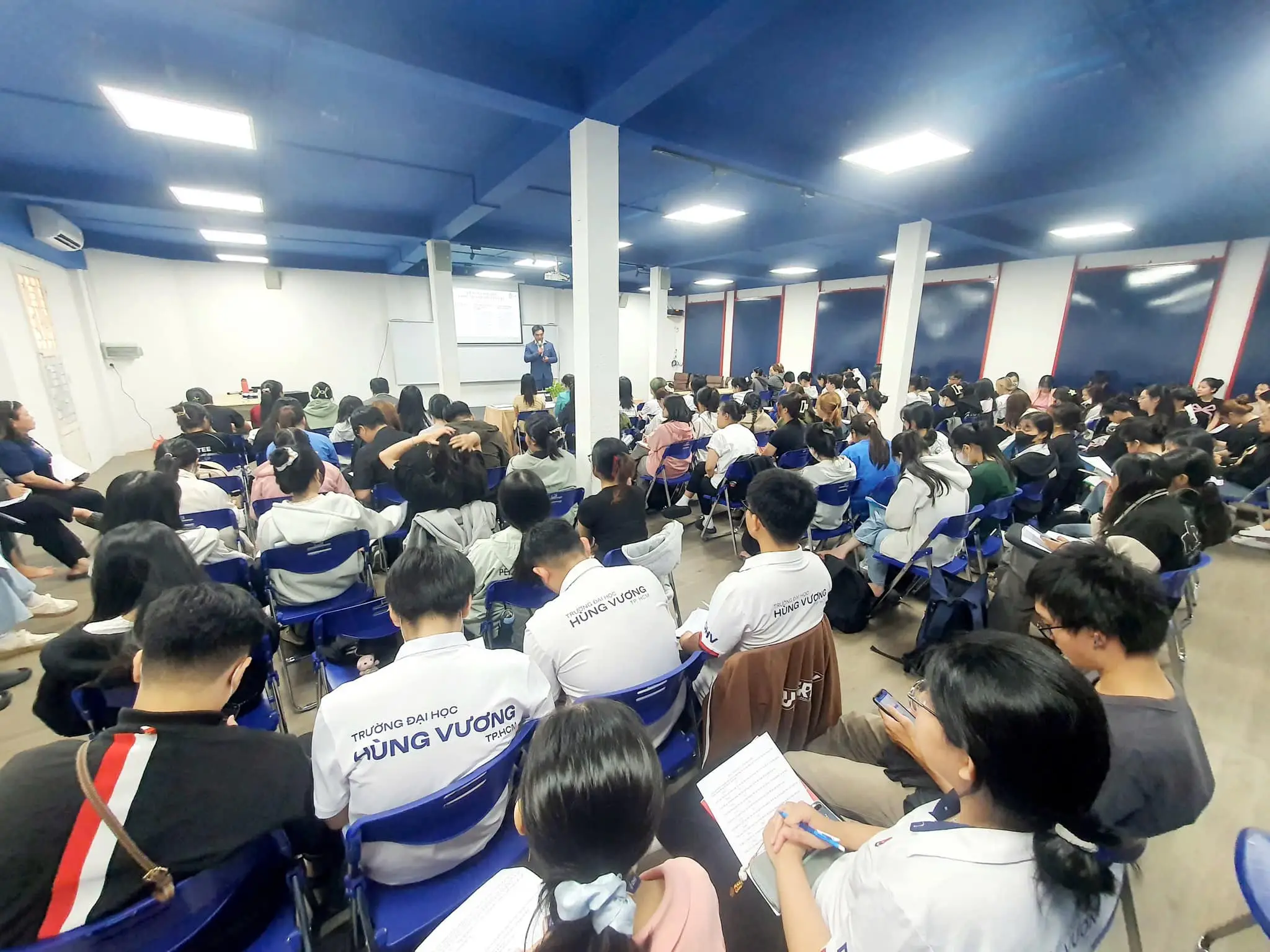 DHV - Trường Đại Học Hùng Vương TPHCM