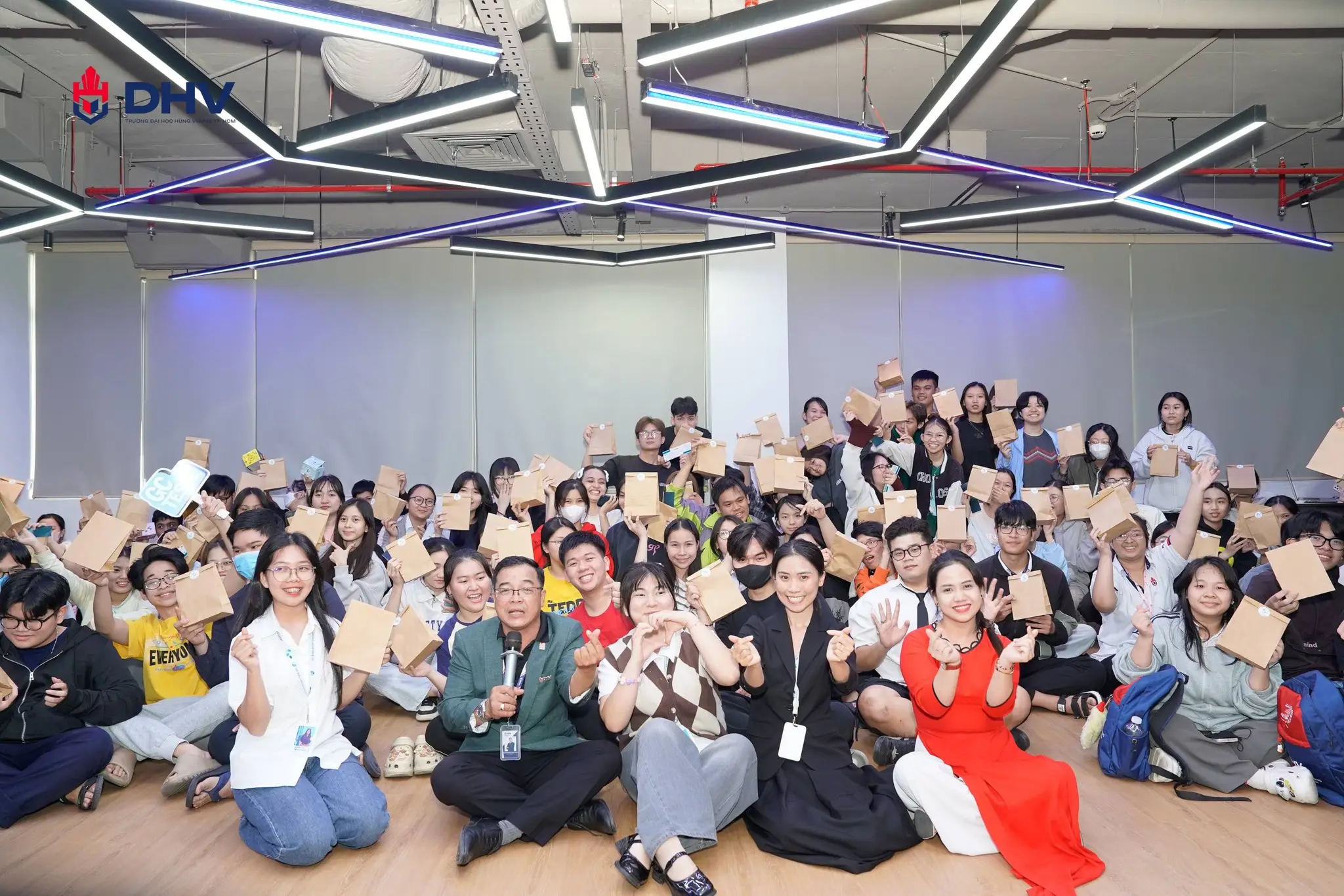 DHV - Trường Đại Học Hùng Vương TPHCM