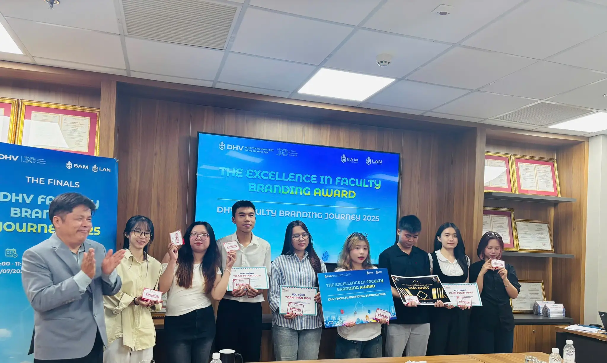 DHV - Trường Đại Học Hùng Vương TPHCM