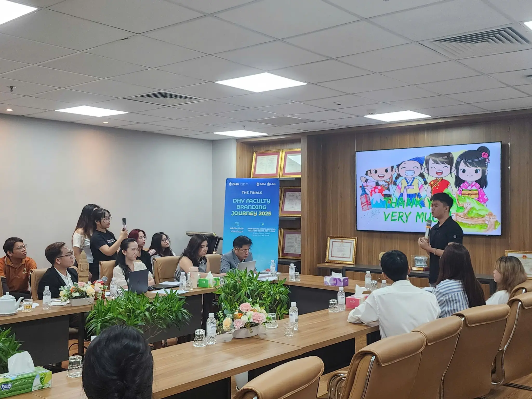 DHV - Trường Đại Học Hùng Vương TPHCM
