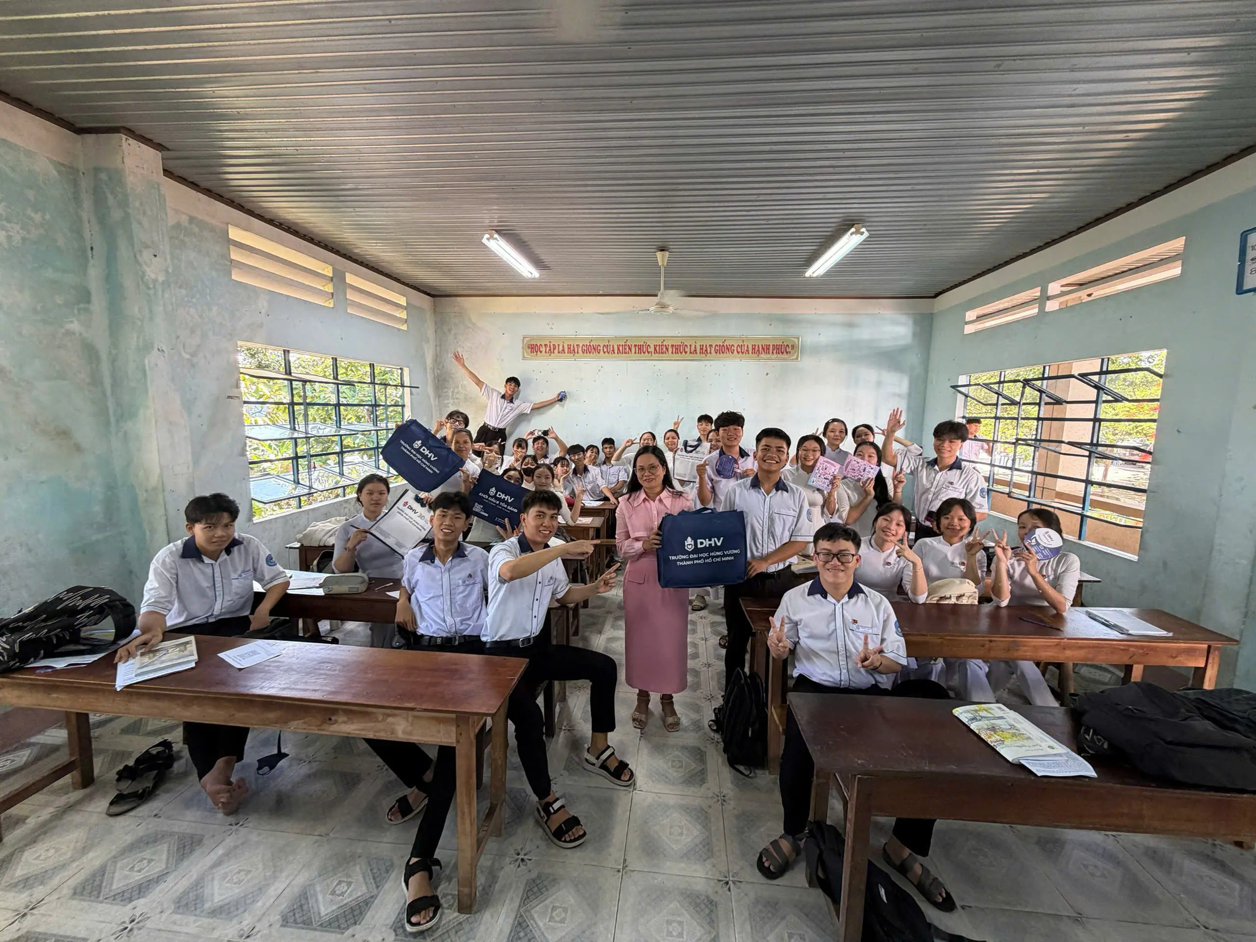 DHV - Trường Đại Học Hùng Vương TPHCM