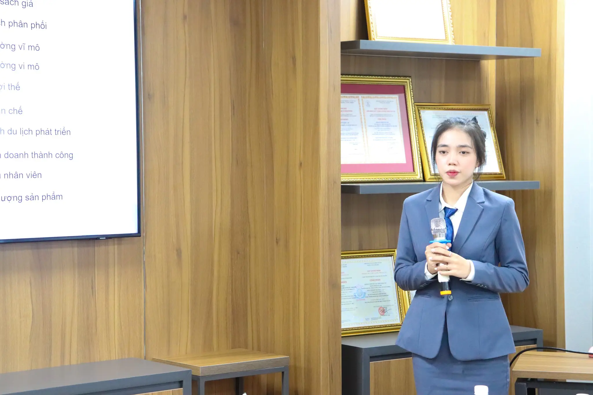 DHV - Trường Đại Học Hùng Vương TPHCM