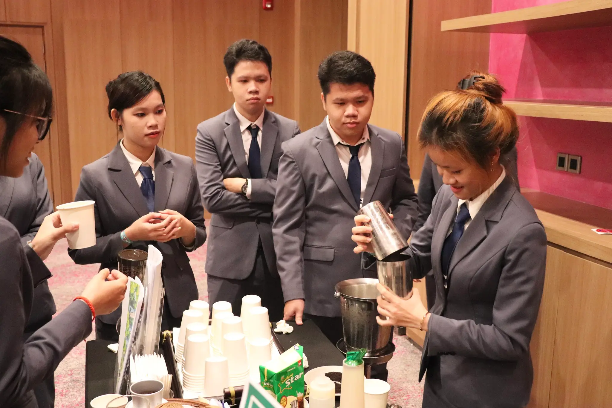 DHV - Trường Đại Học Hùng Vương TPHCM