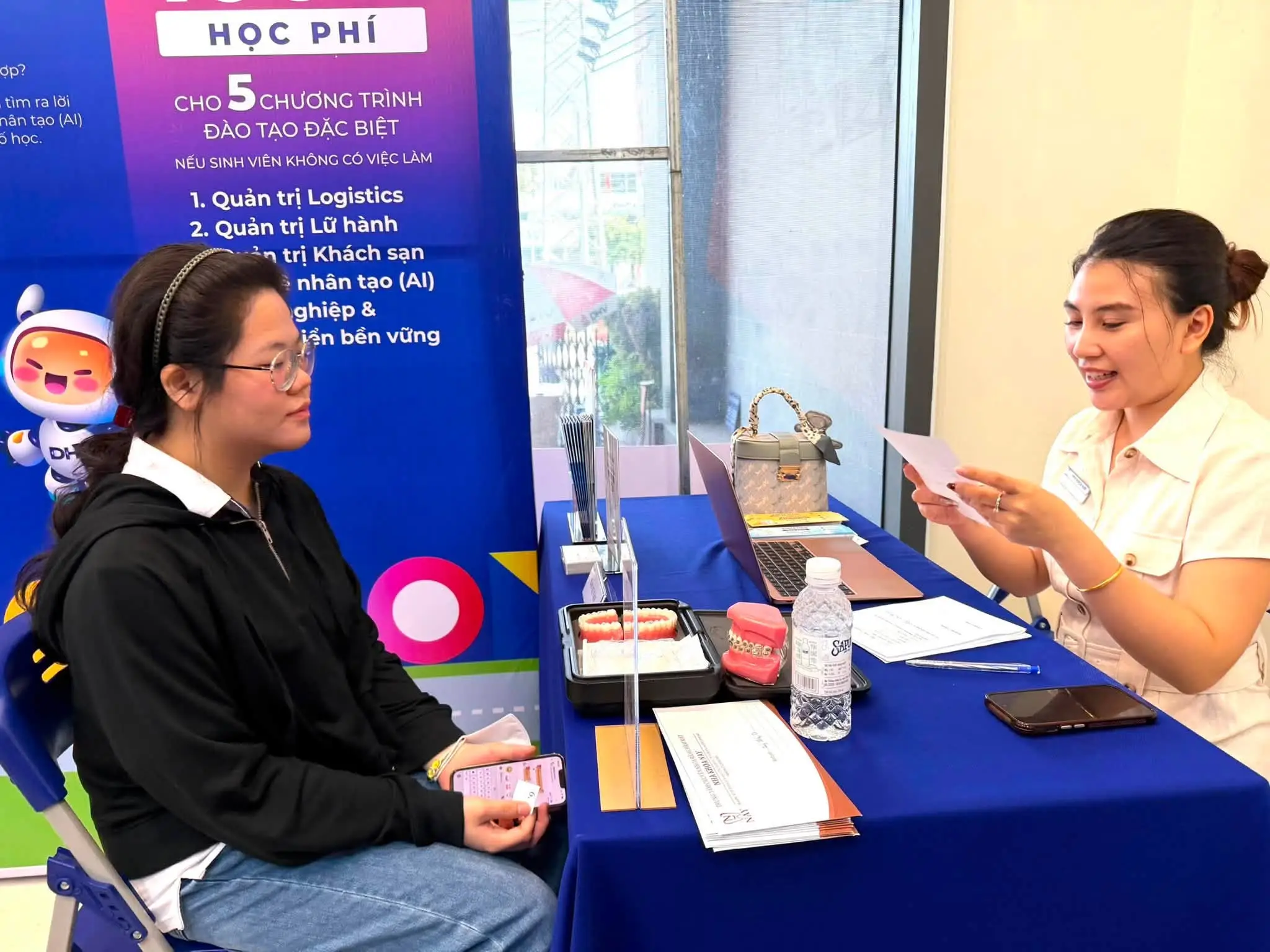 DHV - Trường Đại Học Hùng Vương TPHCM