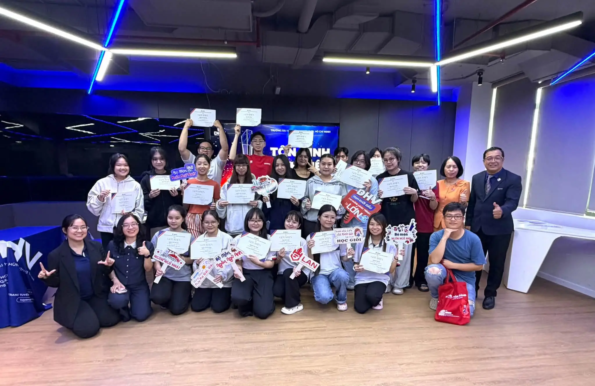 DHV - Trường Đại Học Hùng Vương TPHCM