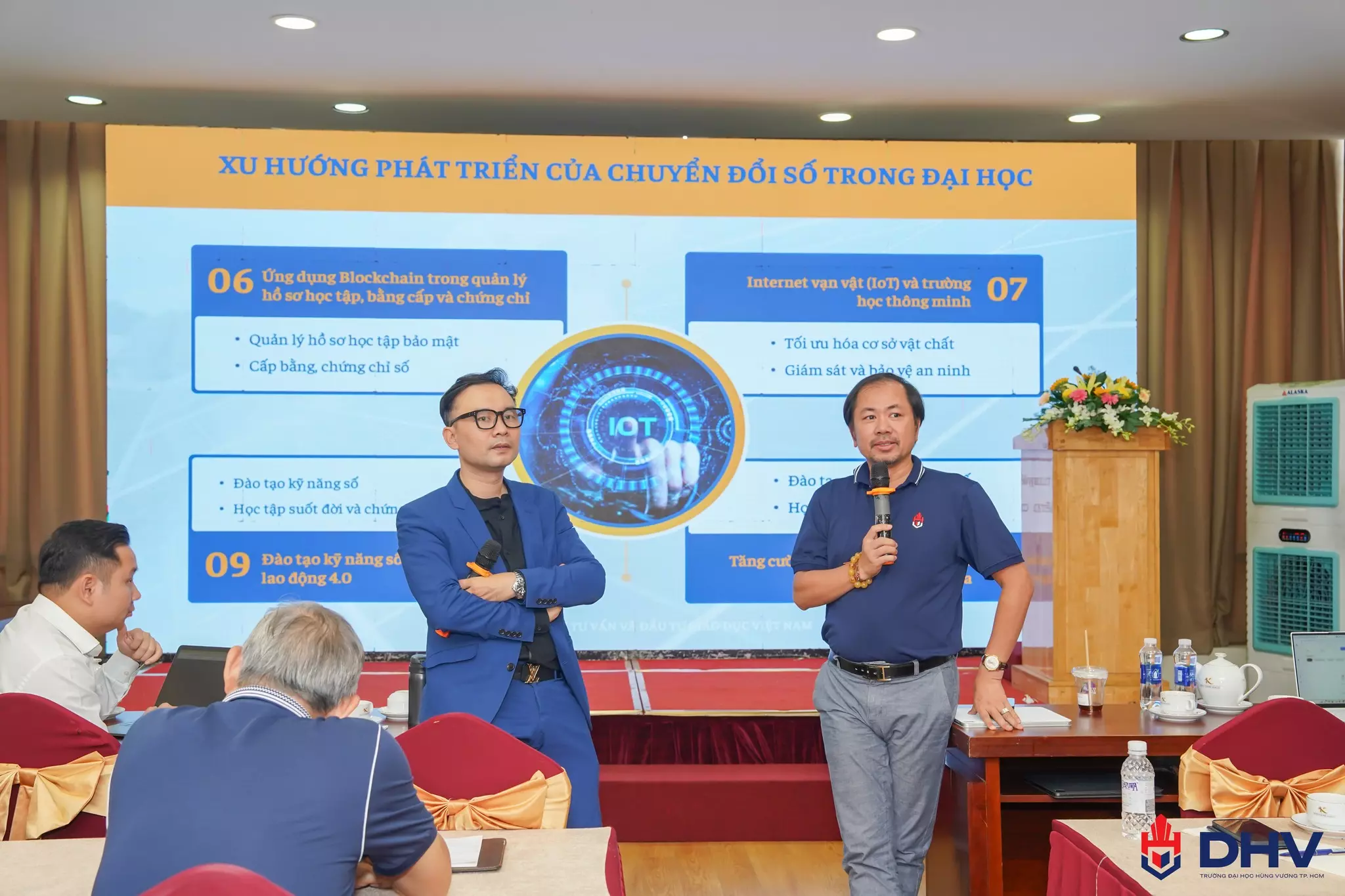 Thầy cô chia sẻ ý kiến và đặt câu hỏi về chuyển đổi số định hướng khởi nghiệp