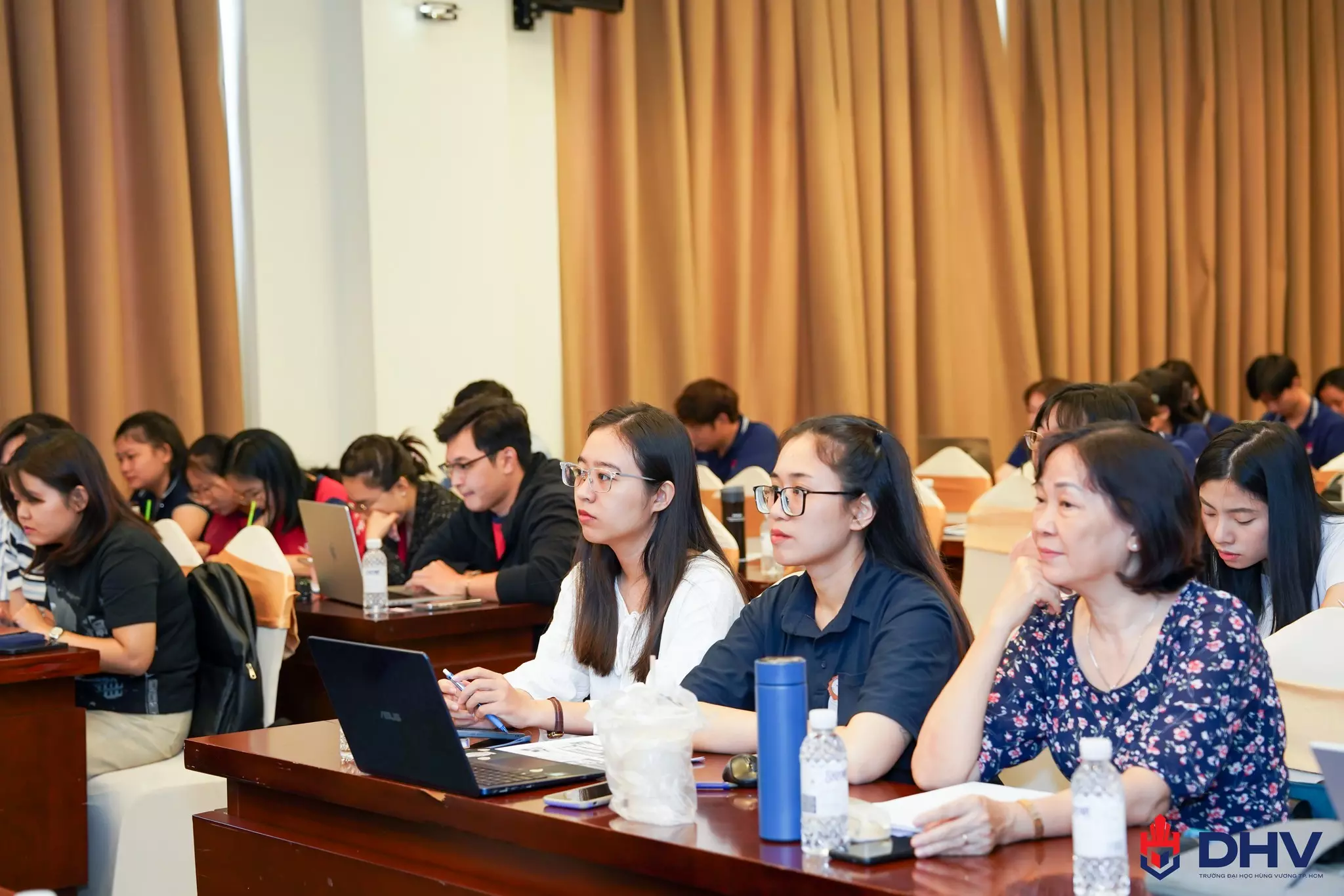 DHV - Trường Đại Học Hùng Vương TPHCM