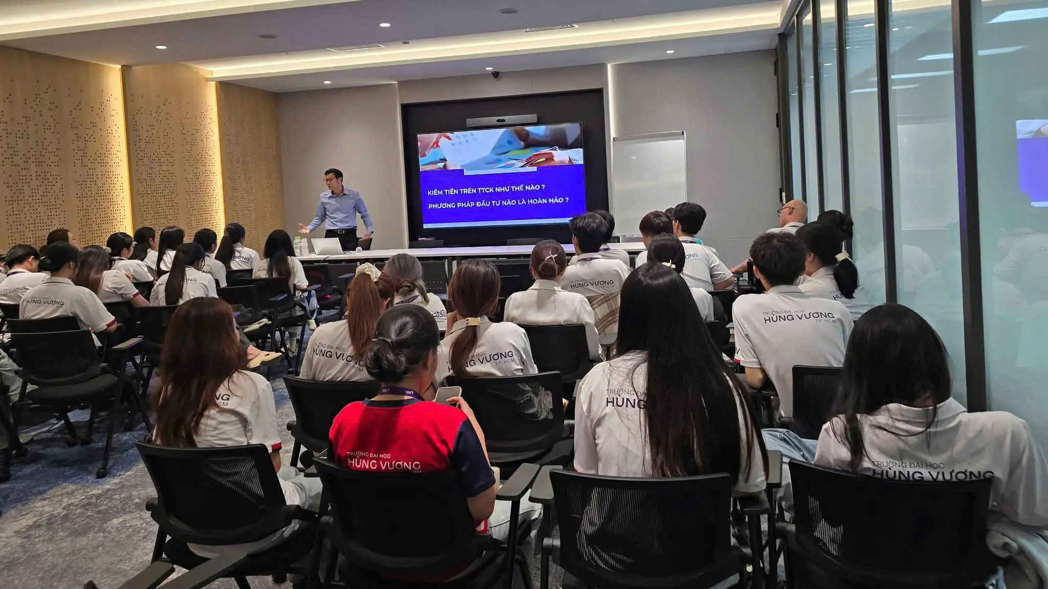 DHV - Trường Đại Học Hùng Vương TPHCM