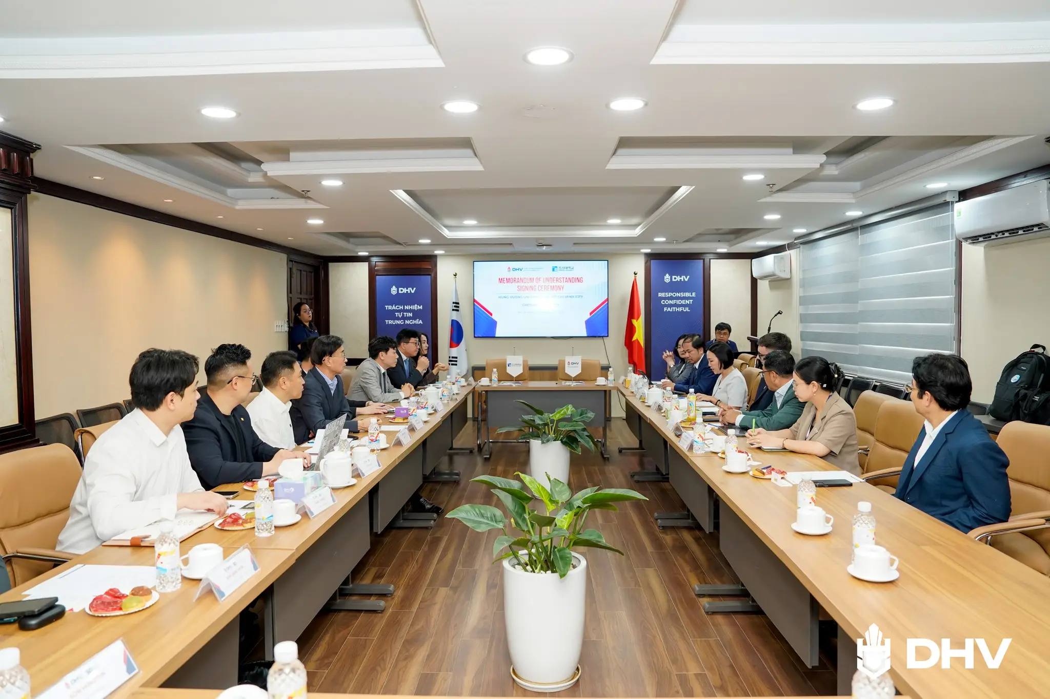 DHV - Trường Đại Học Hùng Vương TPHCM